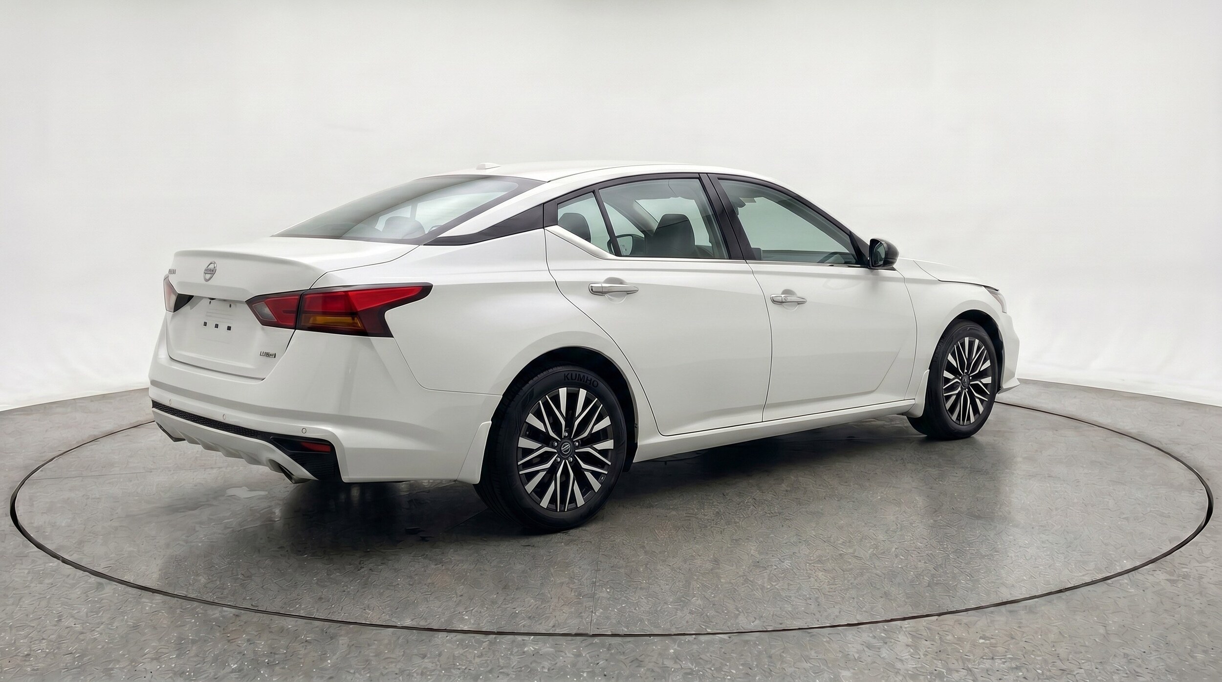 Thumbnail: 2025 Nissan Altima - 9
