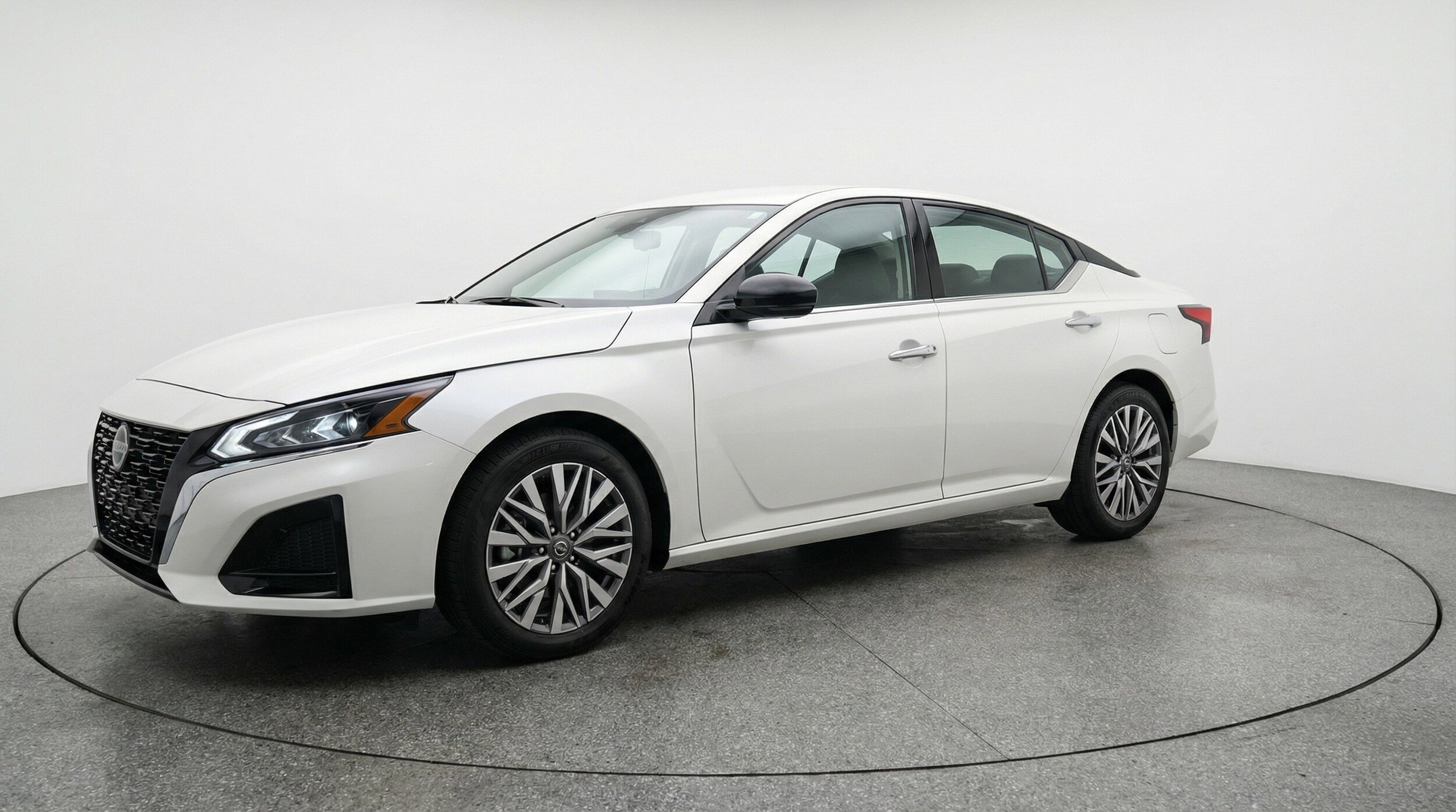 Thumbnail: 2025 Nissan Altima - 3