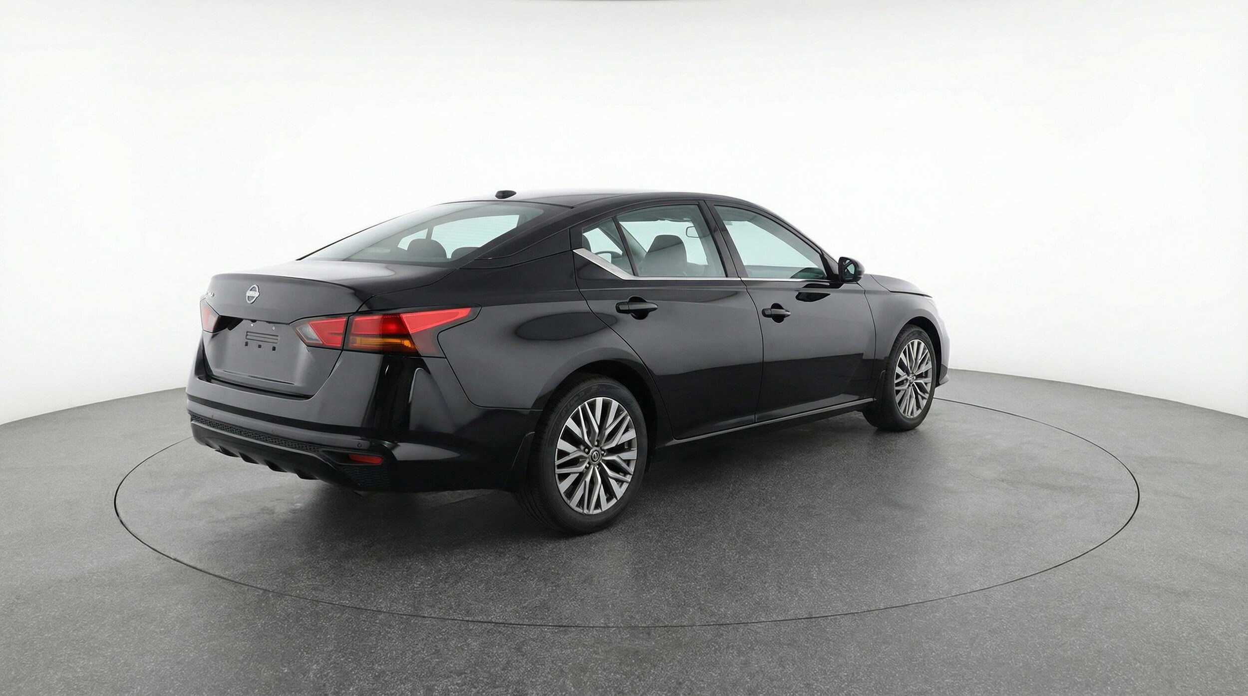 Thumbnail: 2025 Nissan Altima - 9