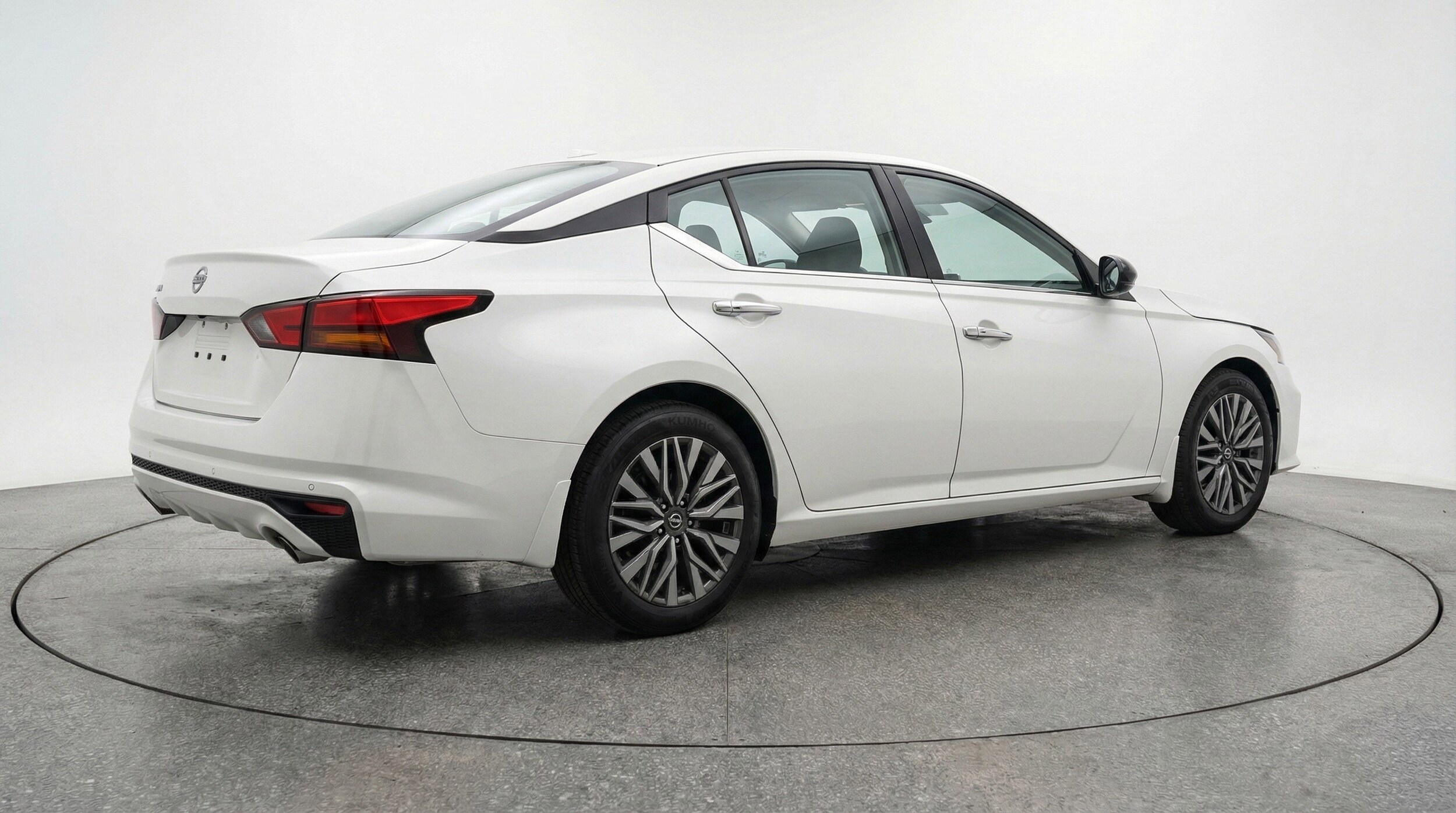 Thumbnail: 2025 Nissan Altima - 9