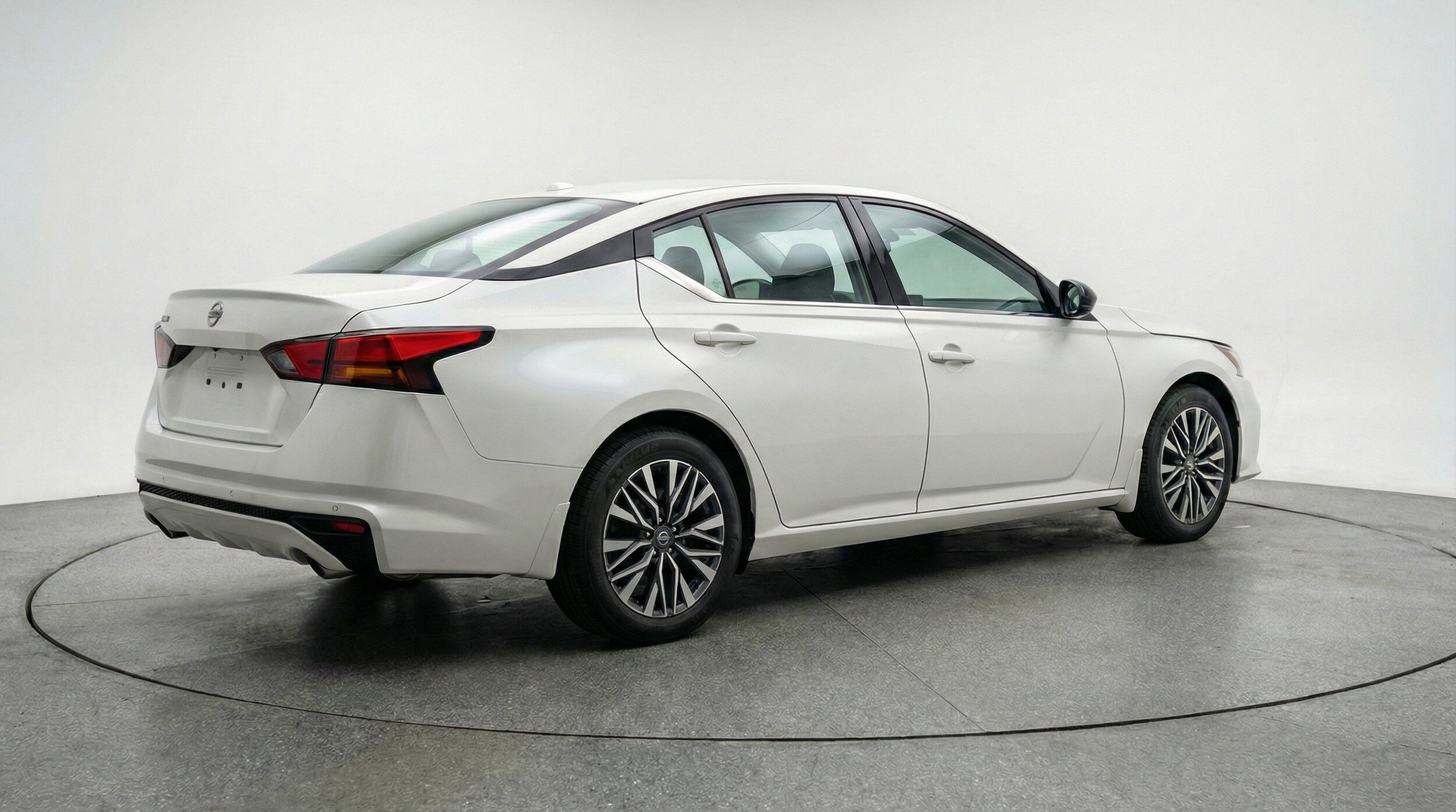 Thumbnail: 2025 Nissan Altima - 9