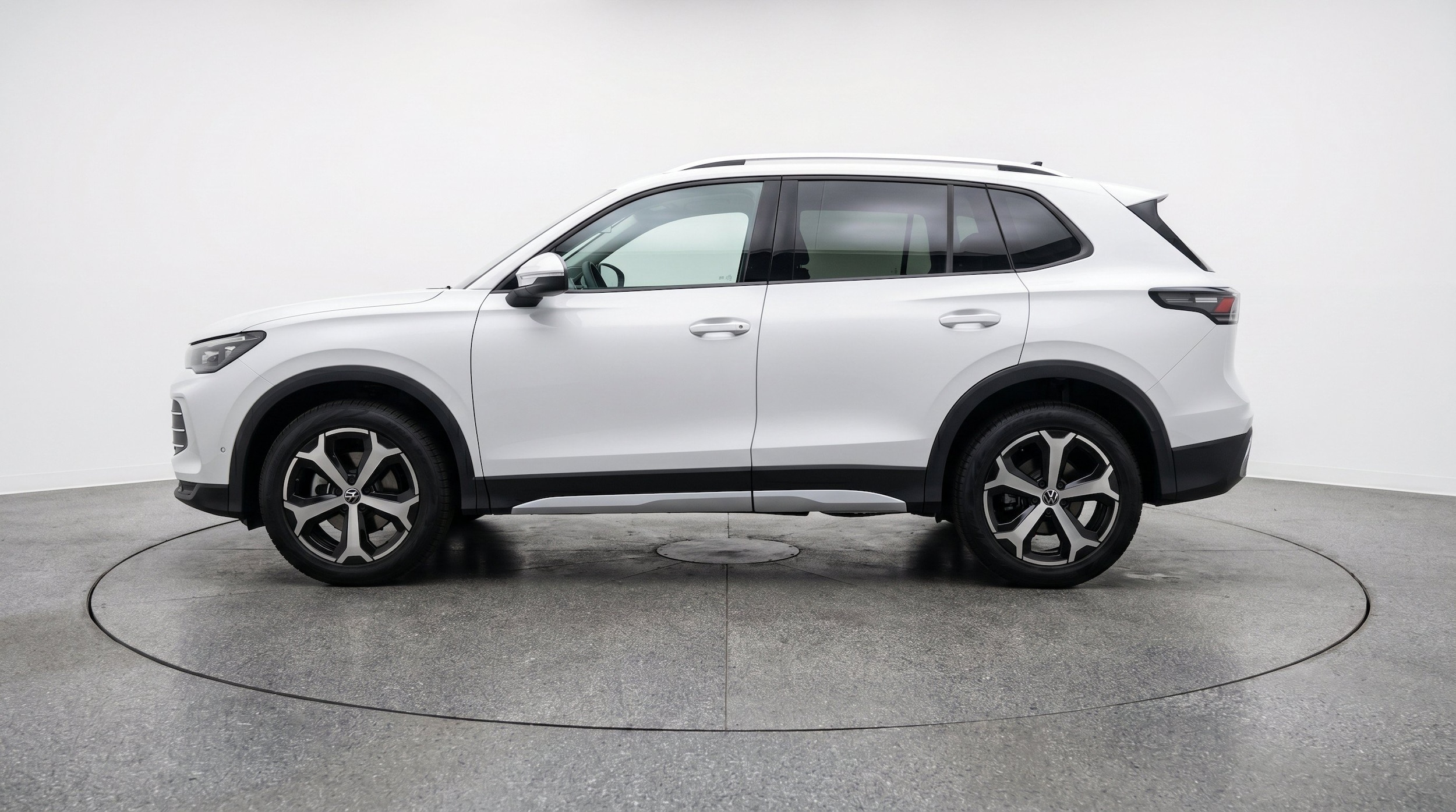Thumbnail: 2026 Volkswagen Tiguan - 5