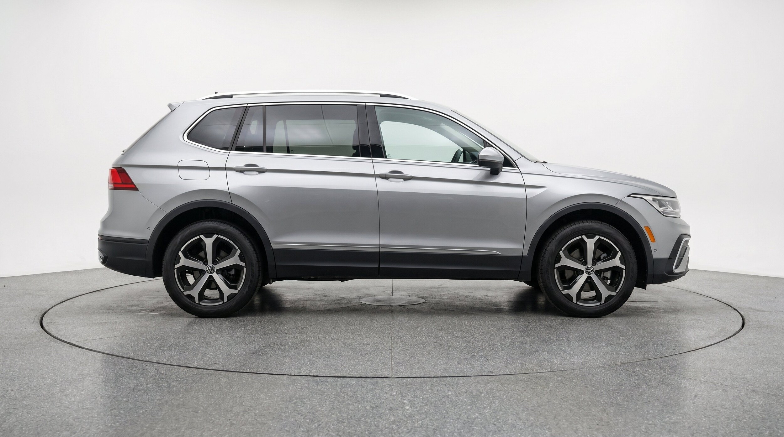 Thumbnail: 2026 Volkswagen Tiguan - 10