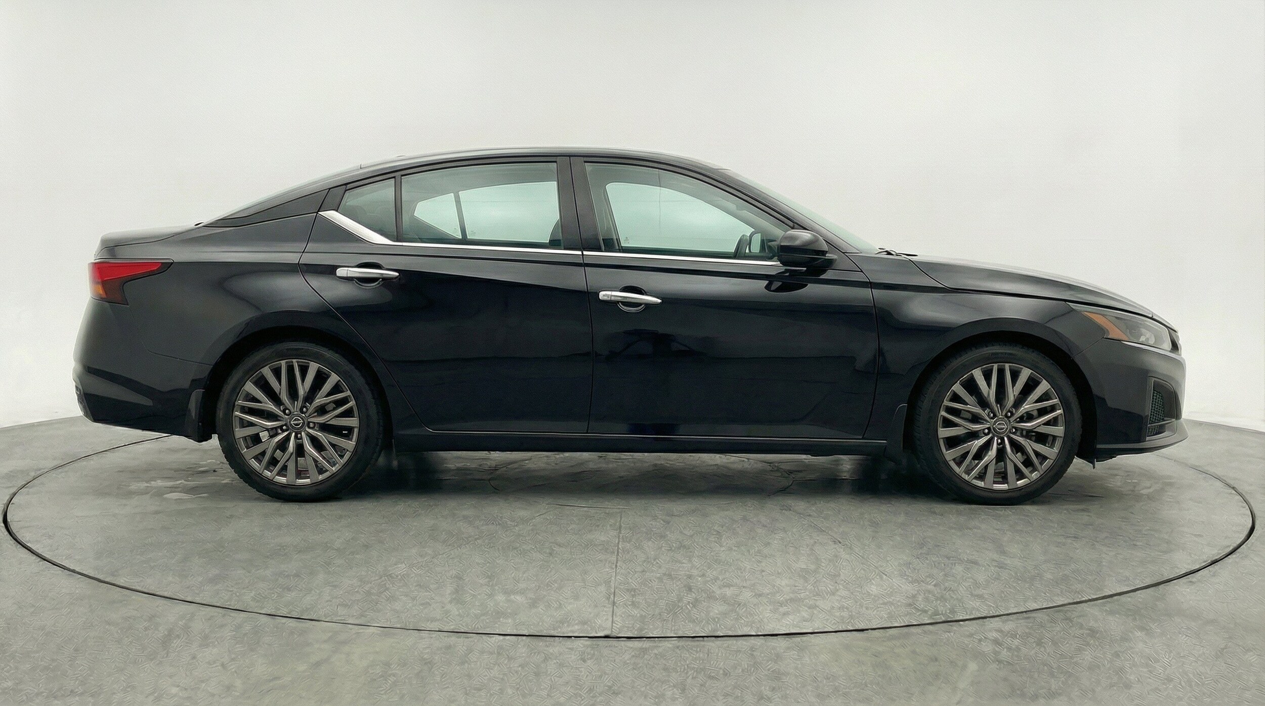 Thumbnail: 2025 Nissan Altima - 11