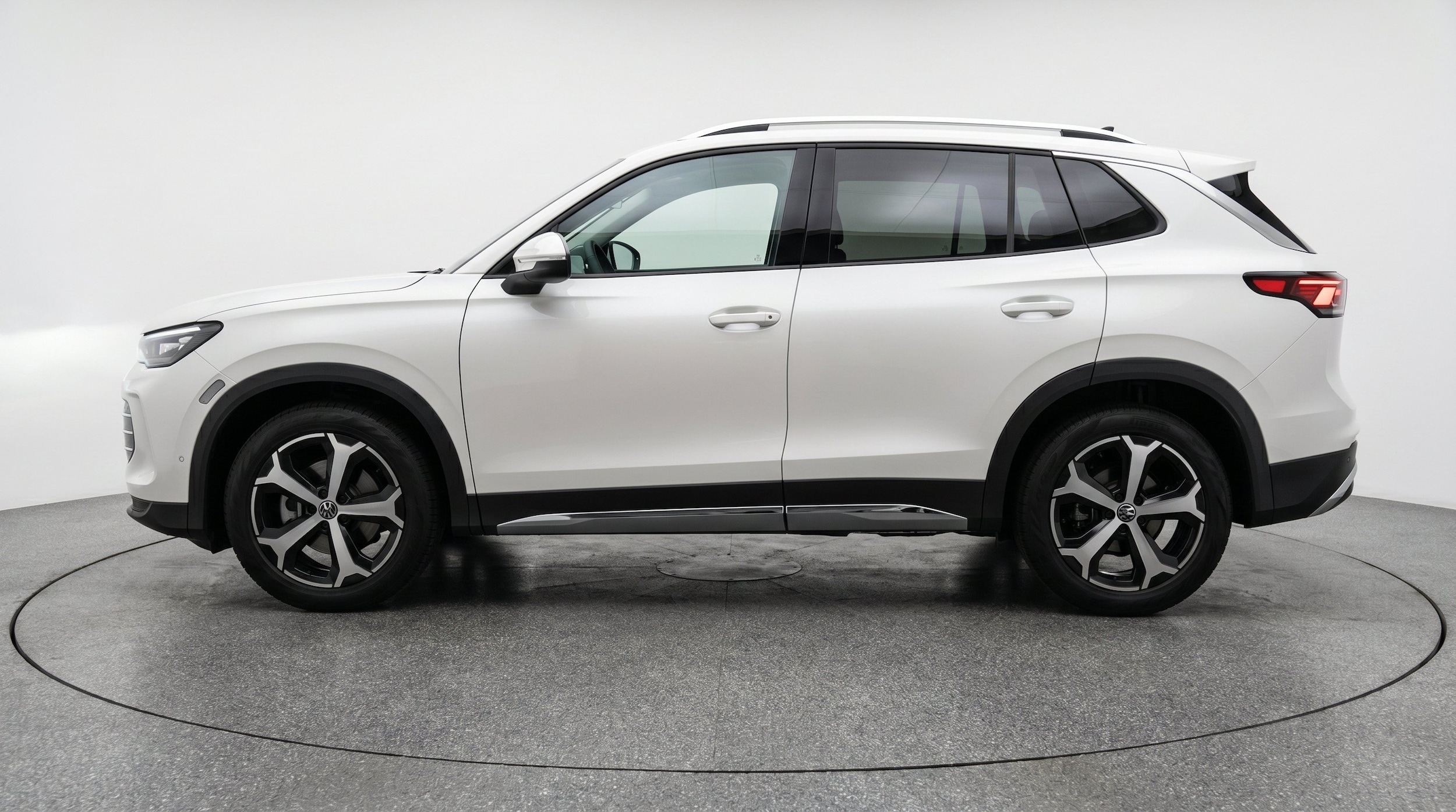 Thumbnail: 2026 Volkswagen Tiguan - 5