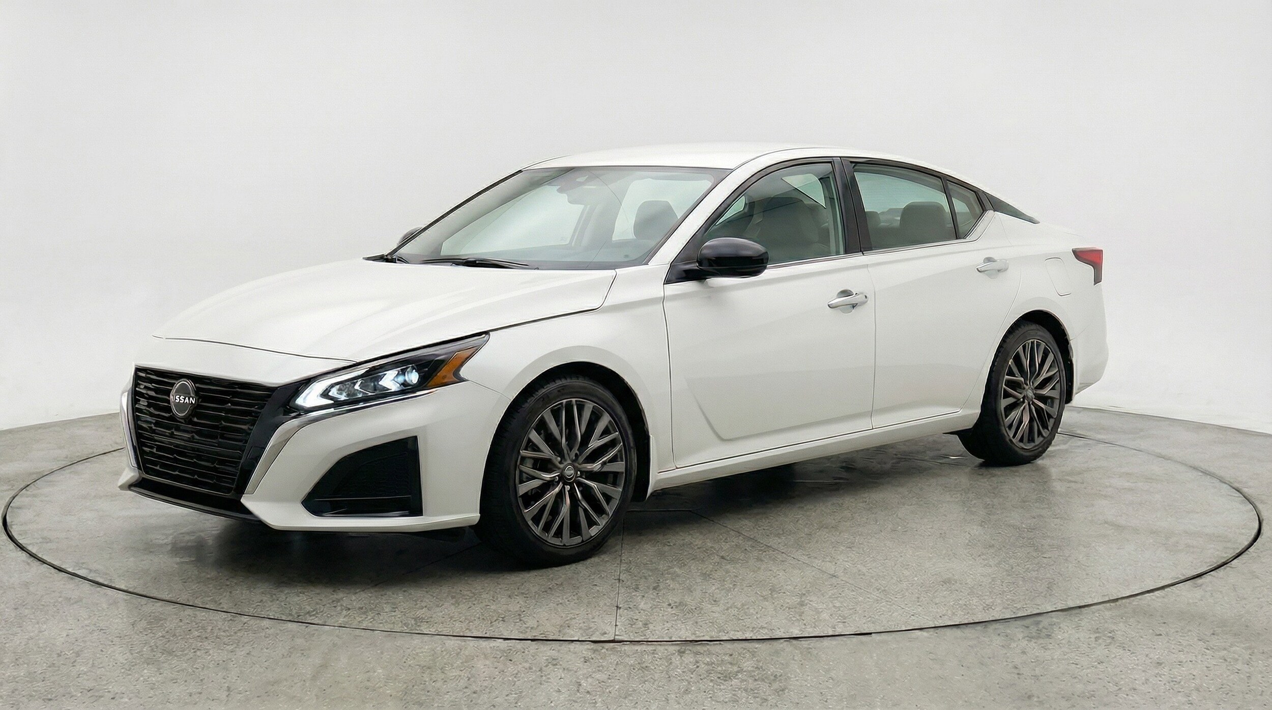 Thumbnail: 2025 Nissan Altima - 3