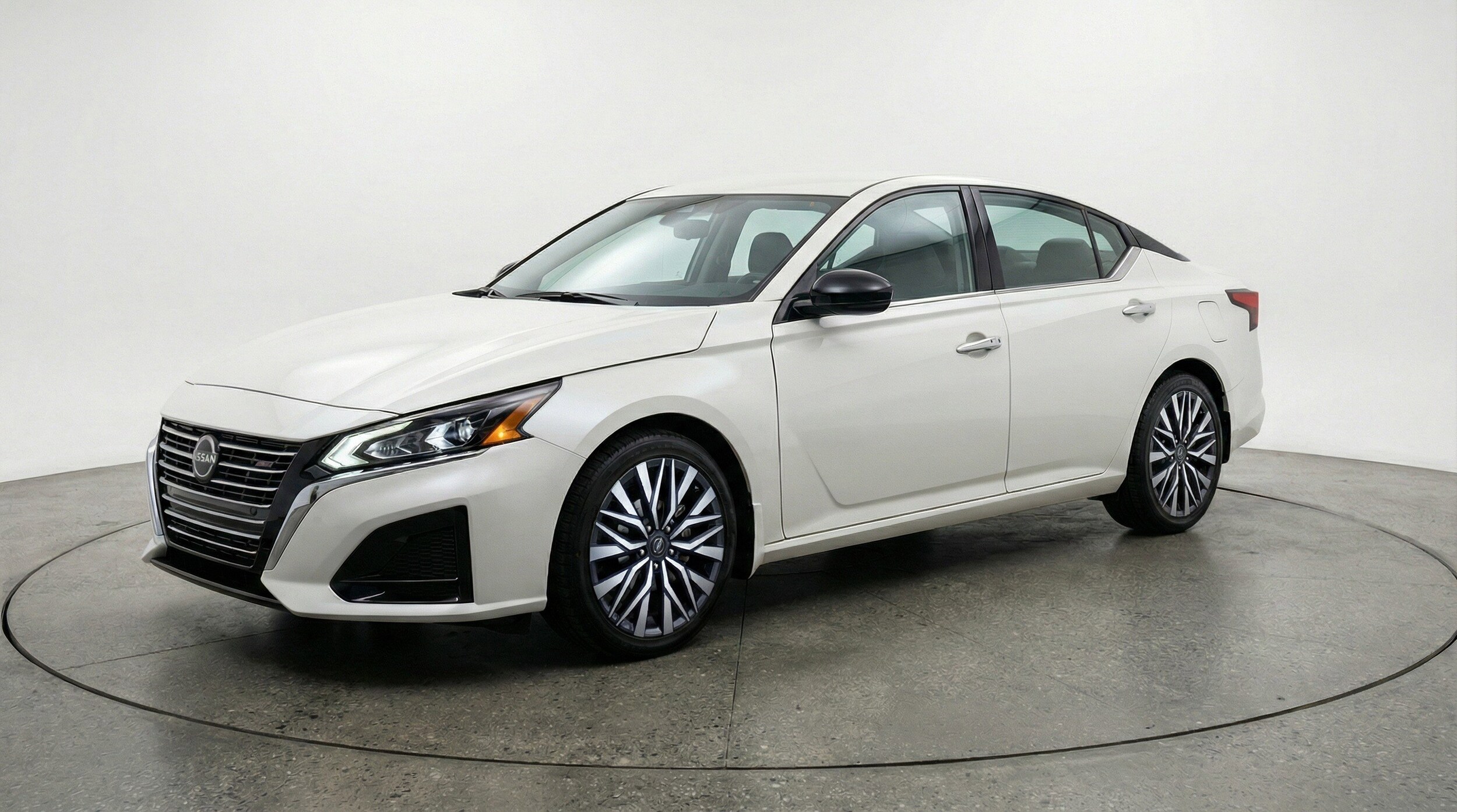 Thumbnail: 2025 Nissan Altima - 3