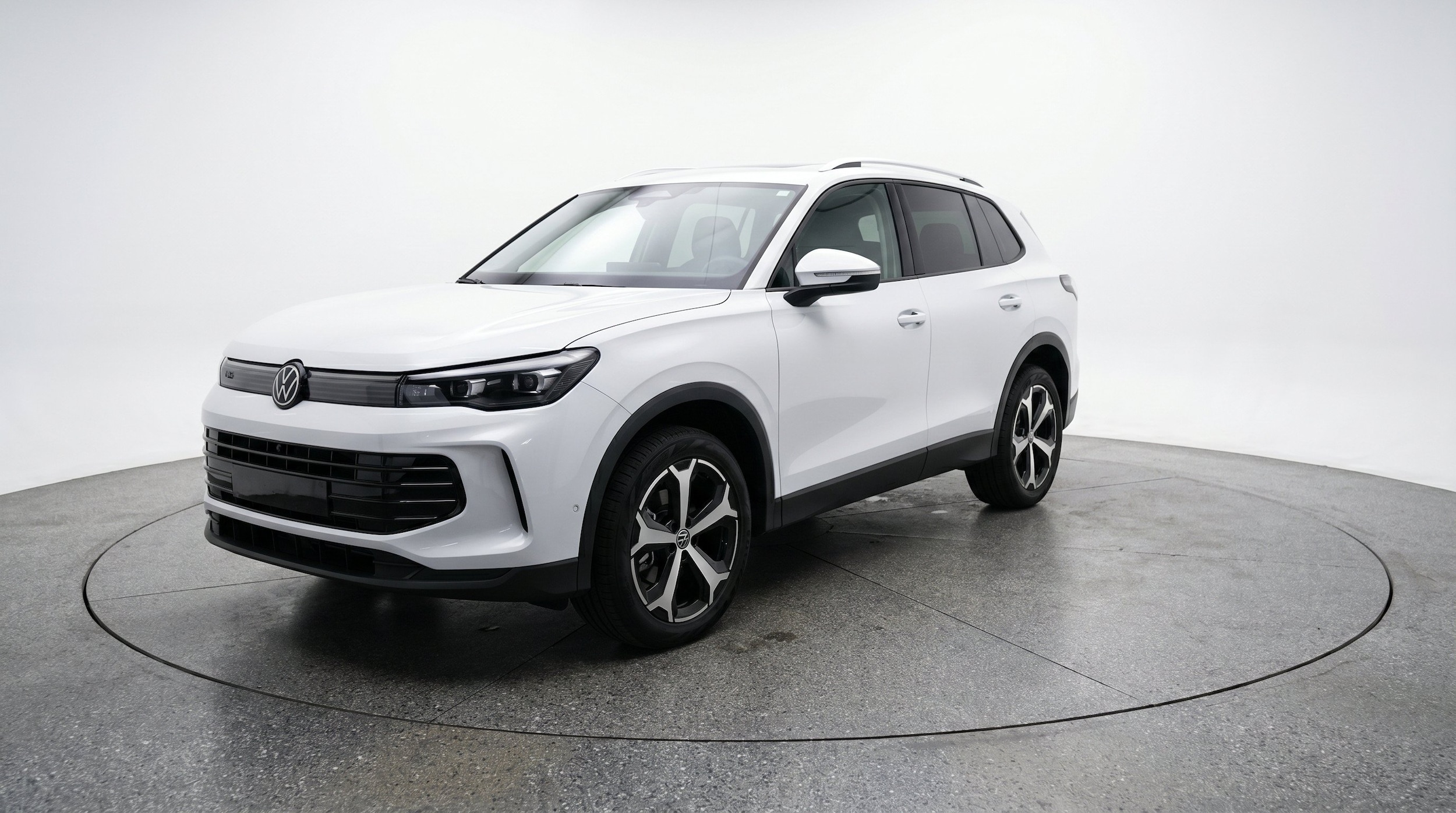Thumbnail: 2026 Volkswagen Tiguan - 3