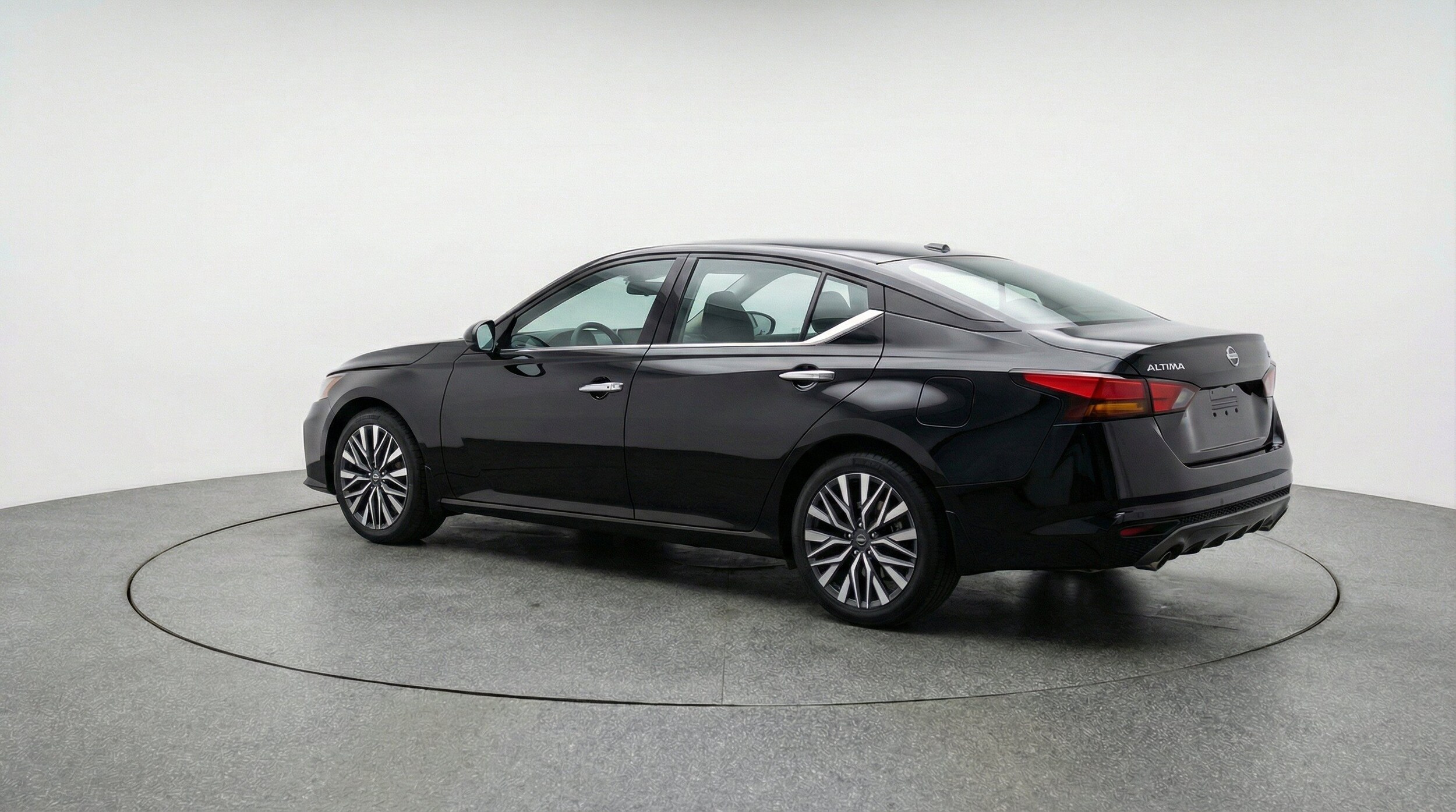 Thumbnail: 2025 Nissan Altima - 6