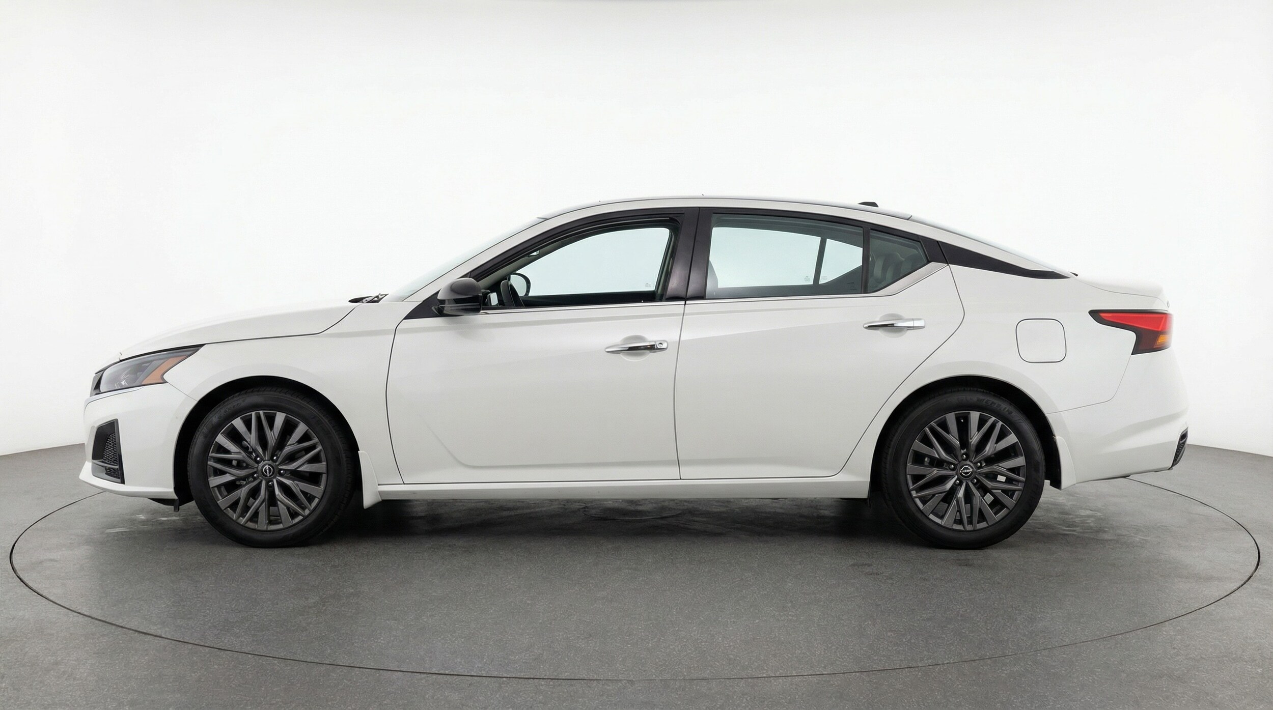 Thumbnail: 2025 Nissan Altima - 4