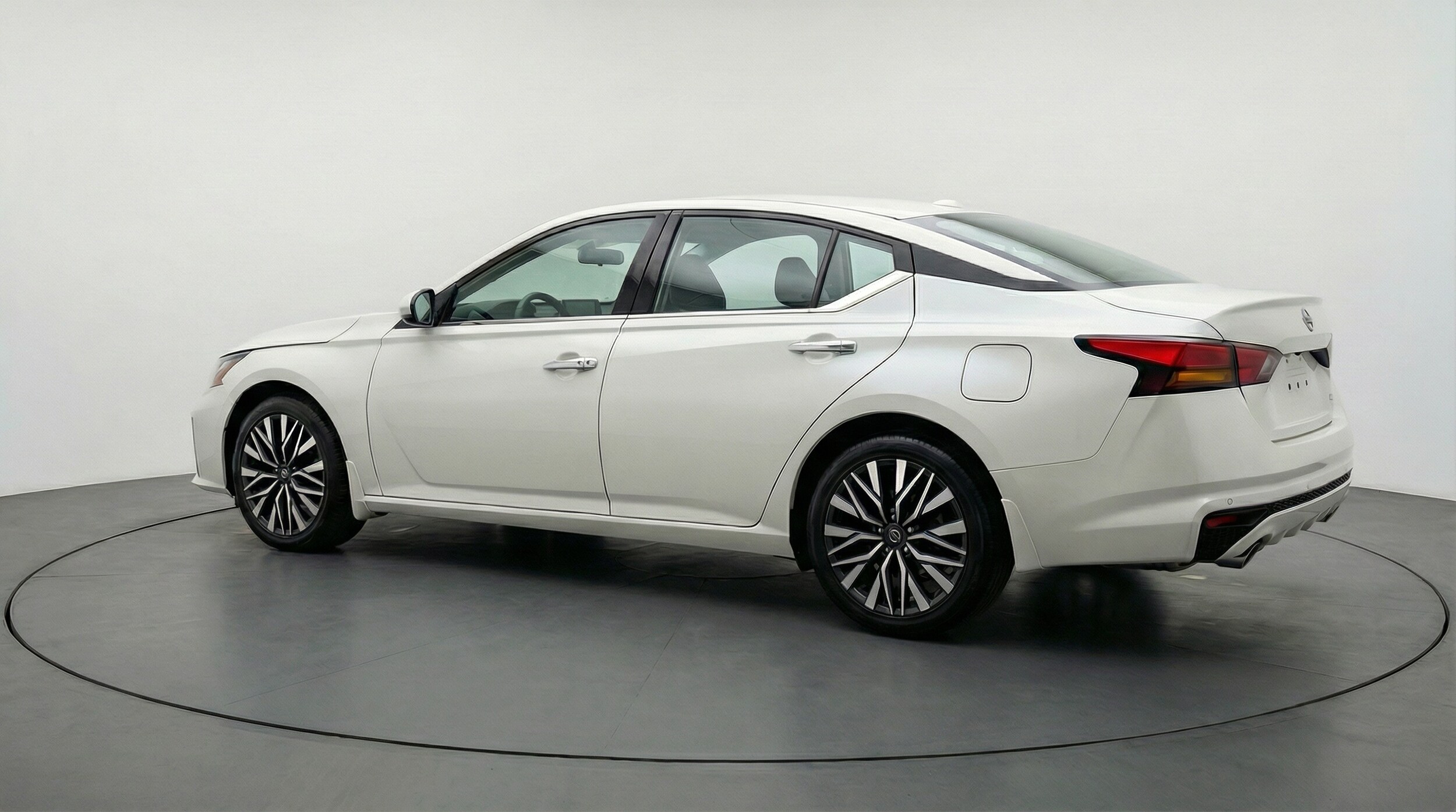 Thumbnail: 2025 Nissan Altima - 5