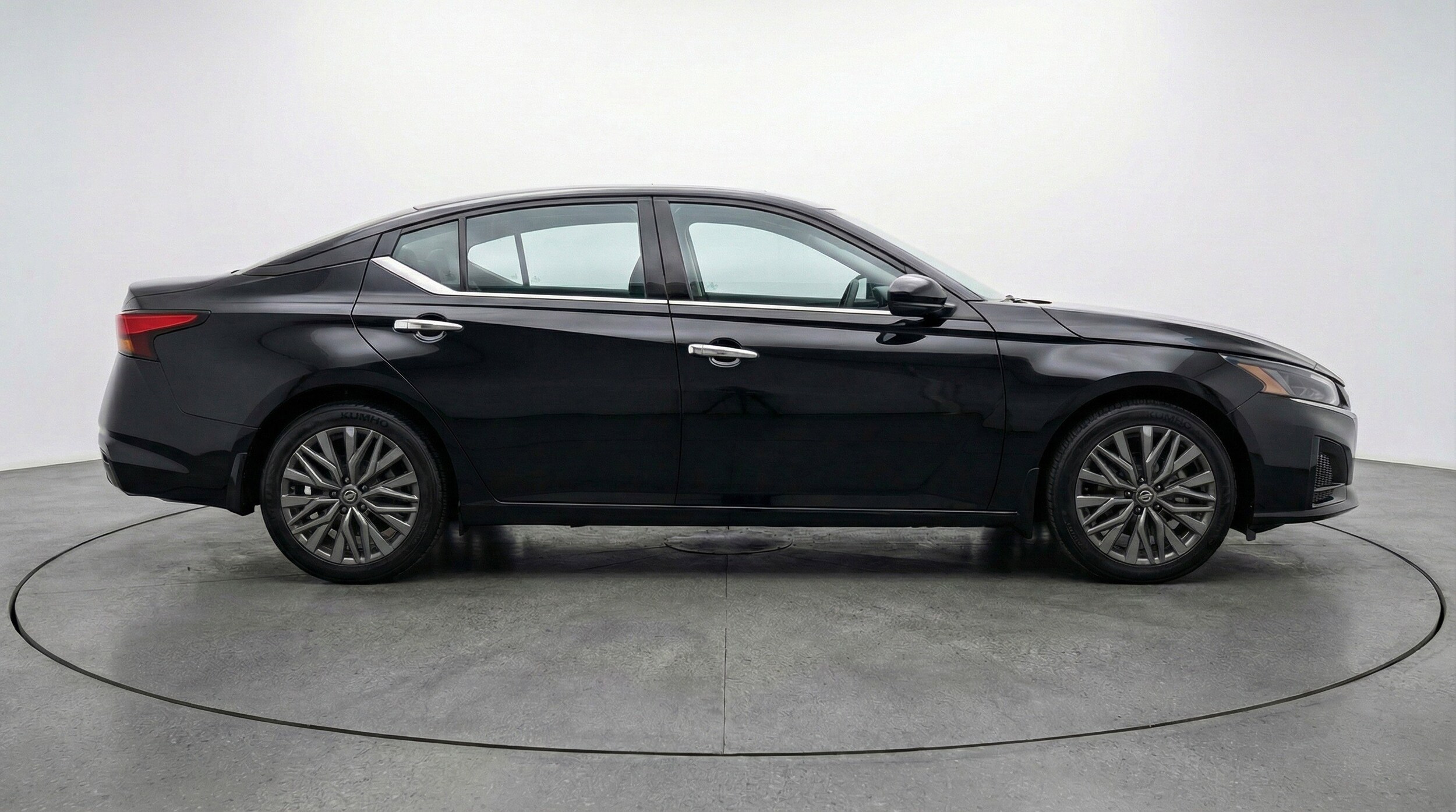 Thumbnail: 2025 Nissan Altima - 11