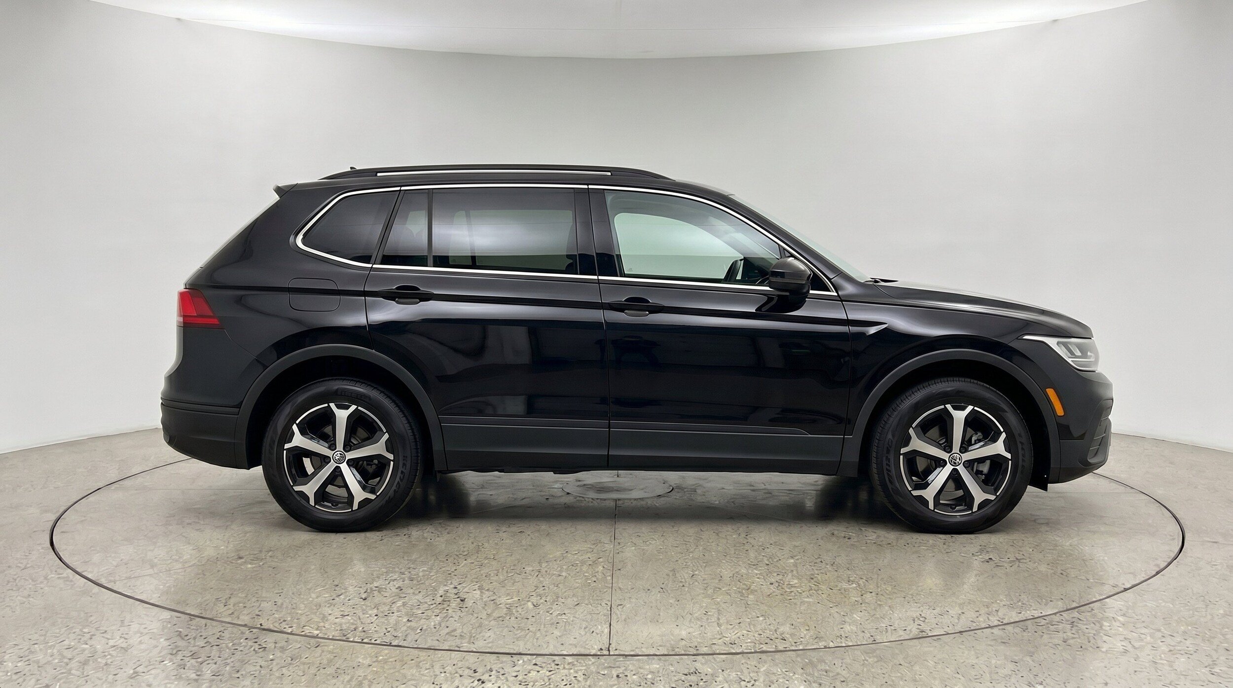 Thumbnail: 2026 Volkswagen Tiguan - 11
