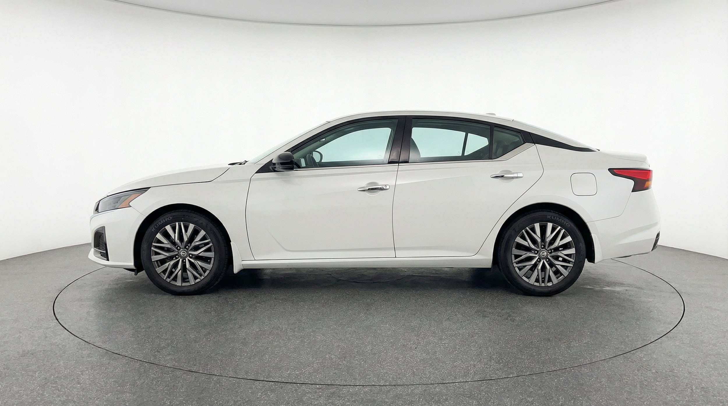 Thumbnail: 2025 Nissan Altima - 5