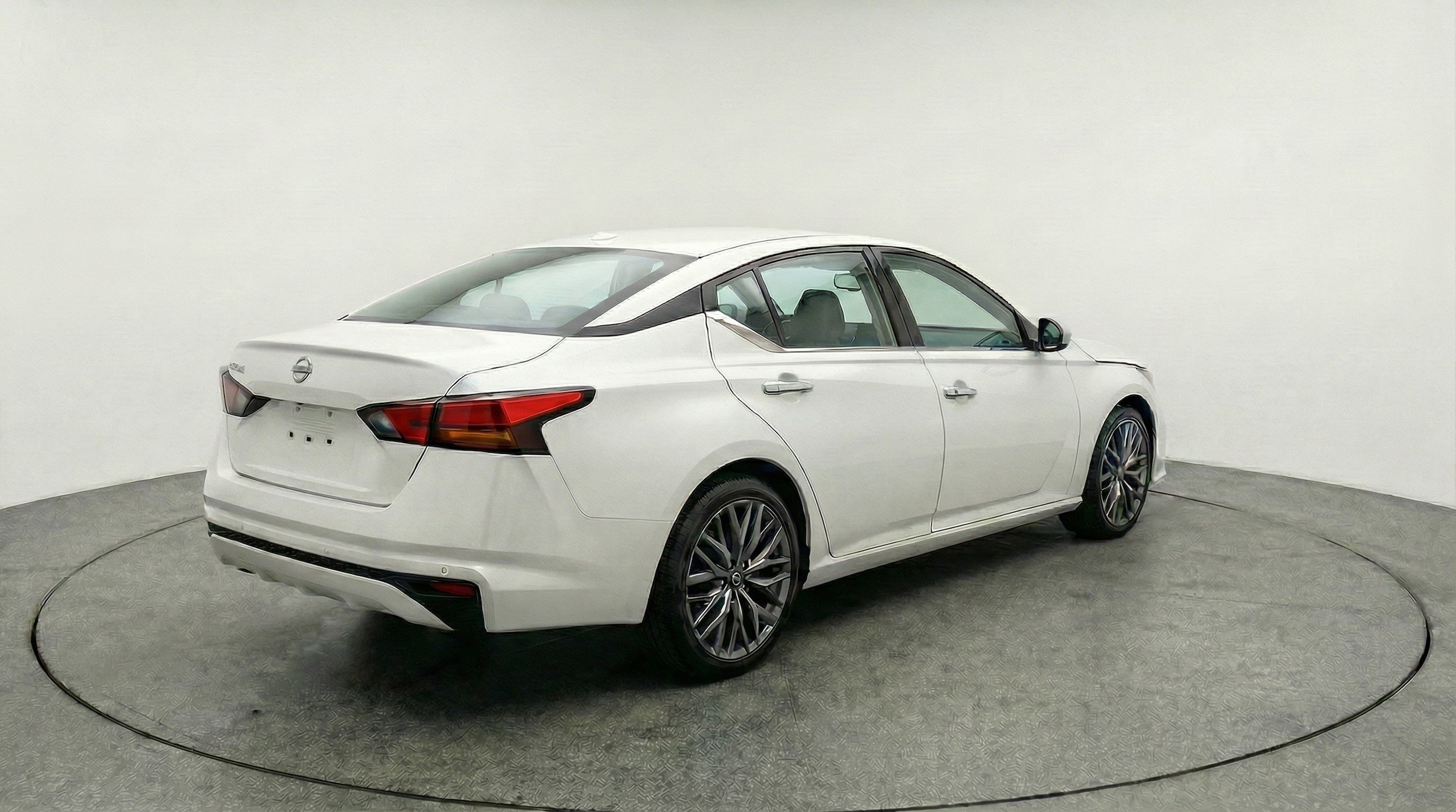 Thumbnail: 2025 Nissan Altima - 9