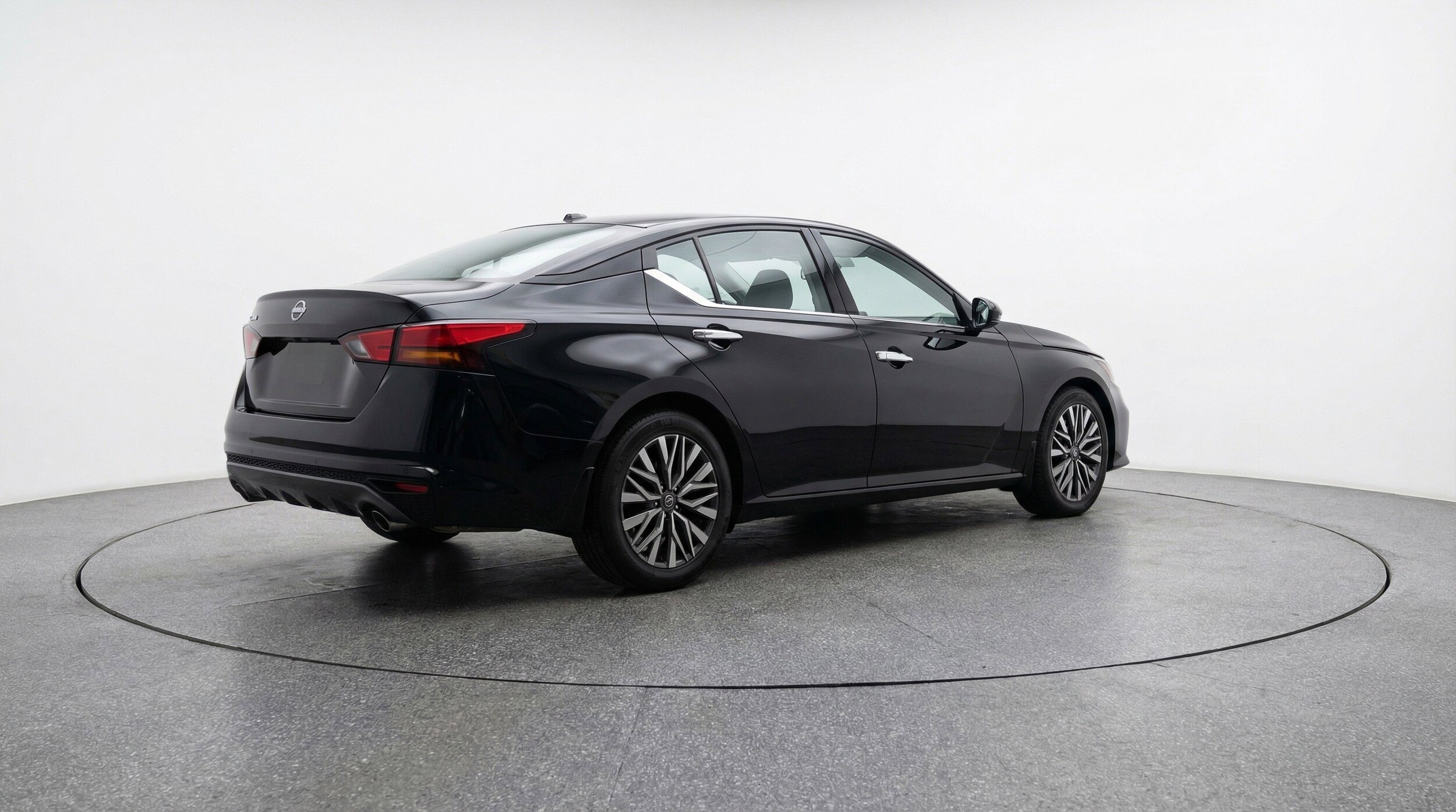 Thumbnail: 2025 Nissan Altima - 9