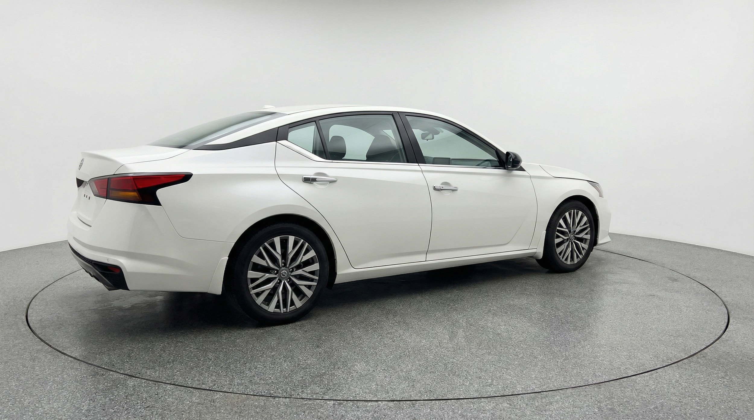 Thumbnail: 2025 Nissan Altima - 9