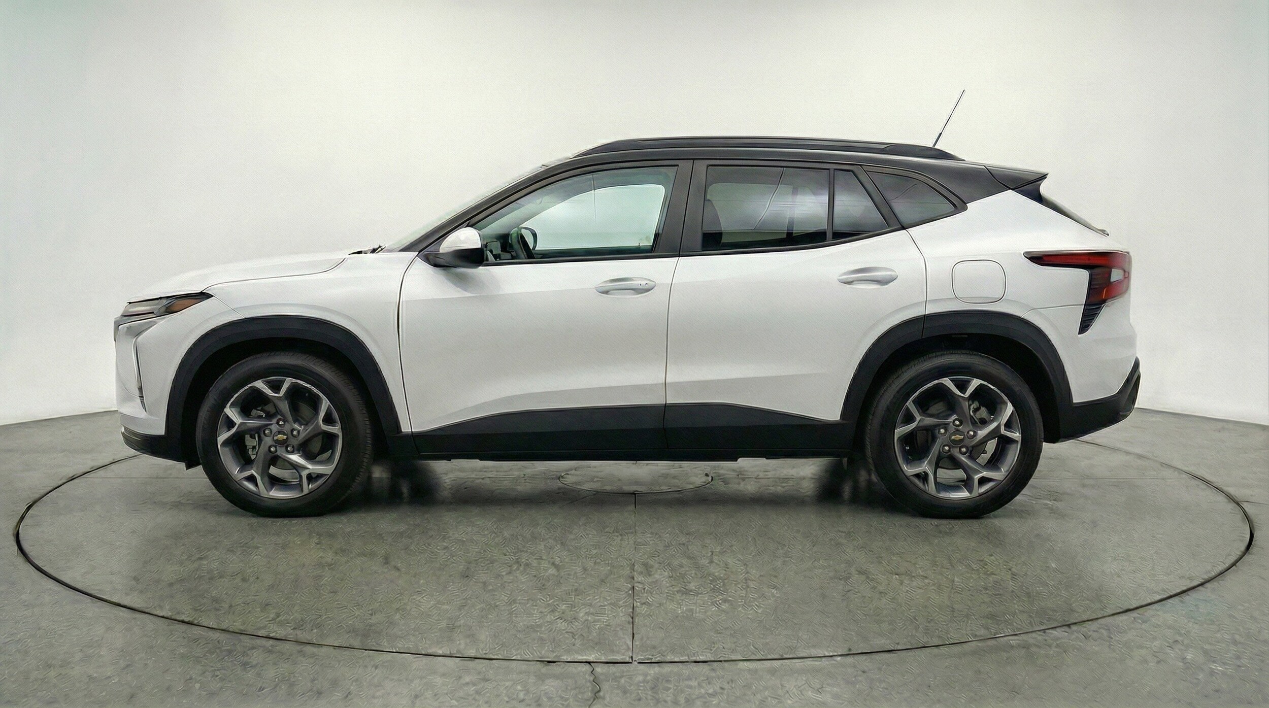 Thumbnail: 2025 Chevrolet Trax - 5