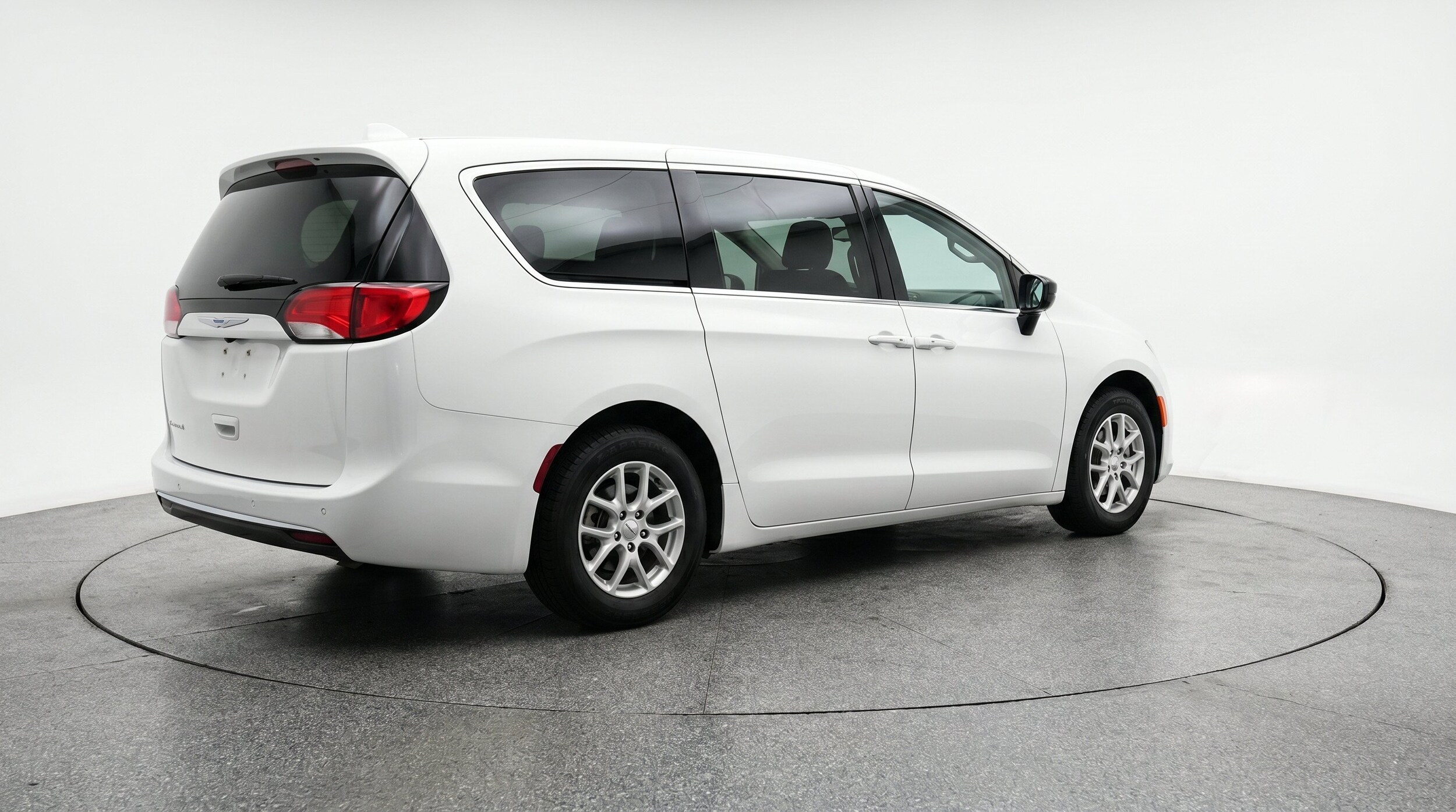 Thumbnail: 2024 Chrysler Voyager - 9