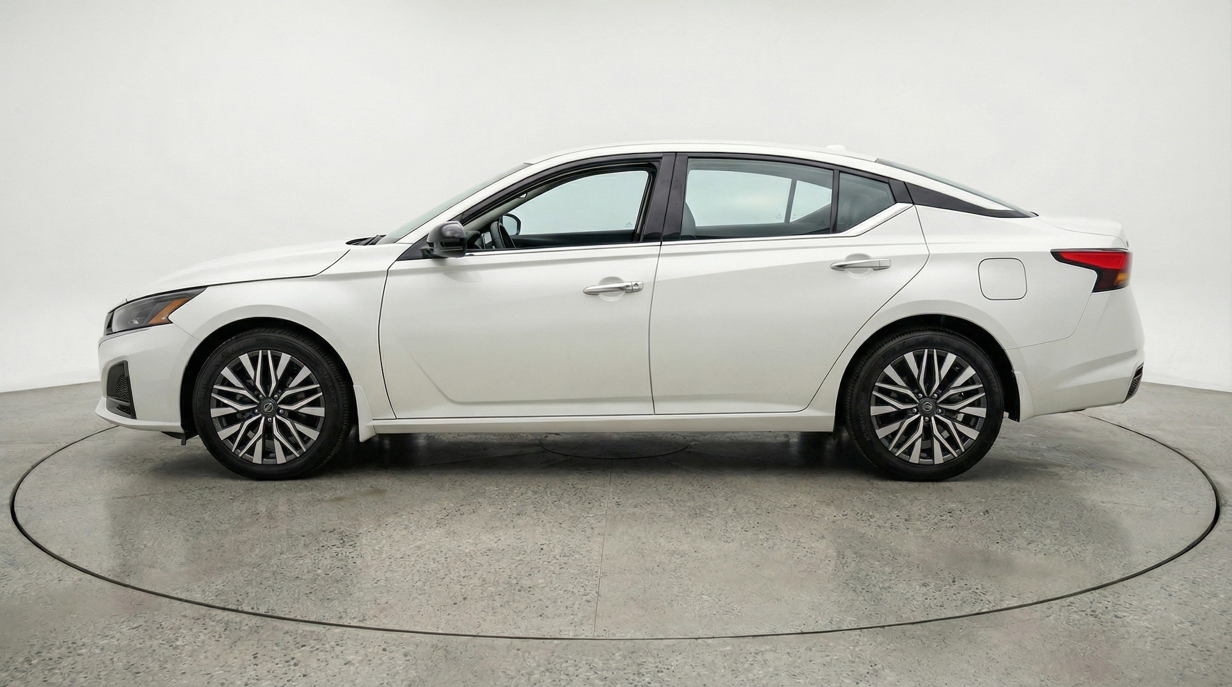 Thumbnail: 2025 Nissan Altima - 5