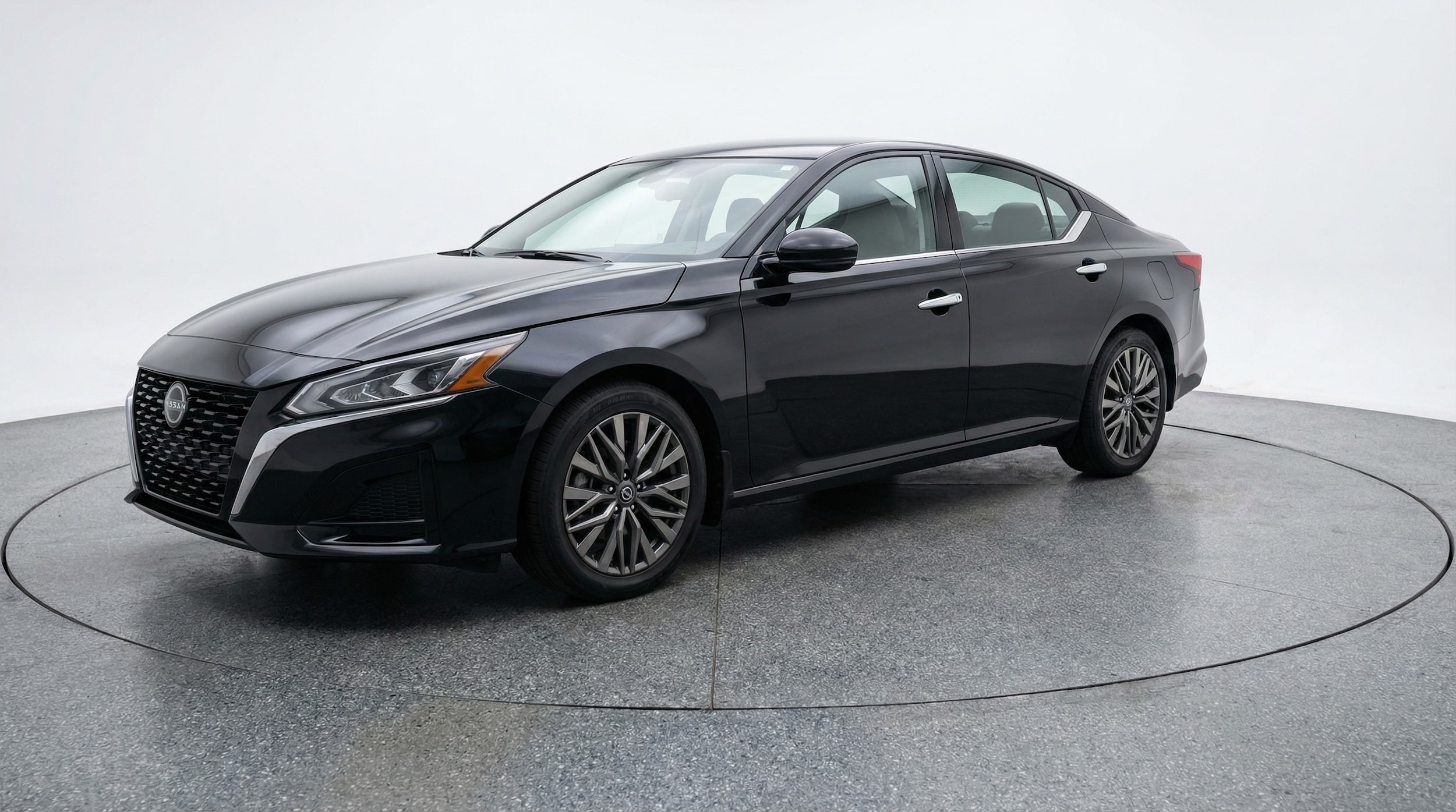 Thumbnail: 2025 Nissan Altima - 3