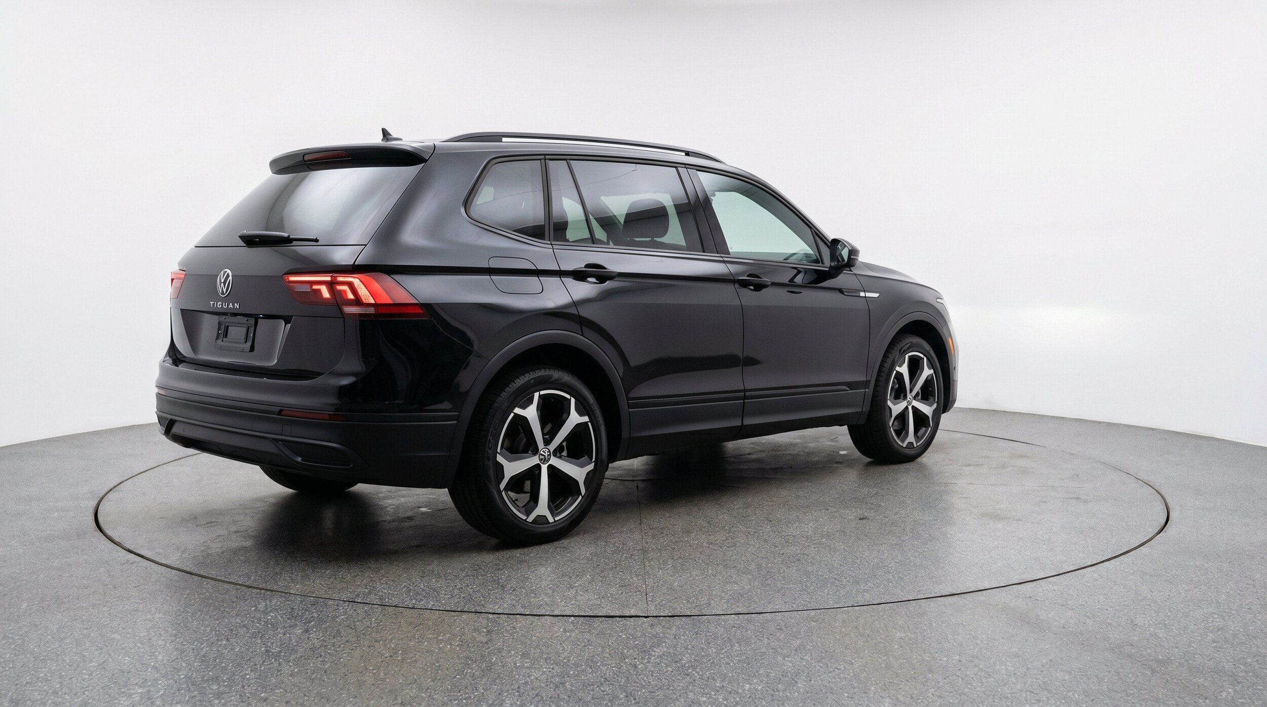 Thumbnail: 2026 Volkswagen Tiguan - 9