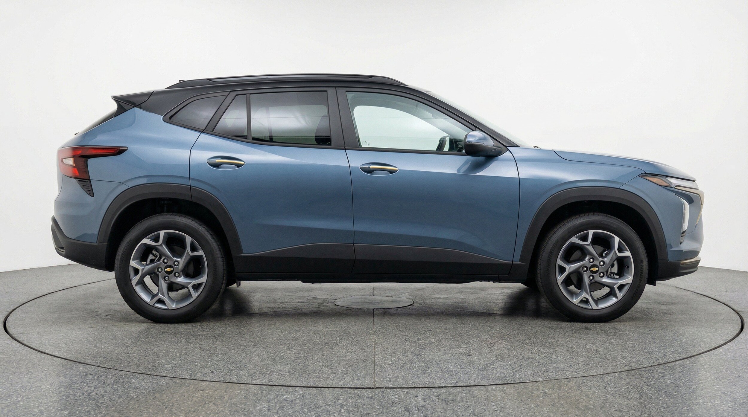 Thumbnail: 2025 Chevrolet Trax - 11