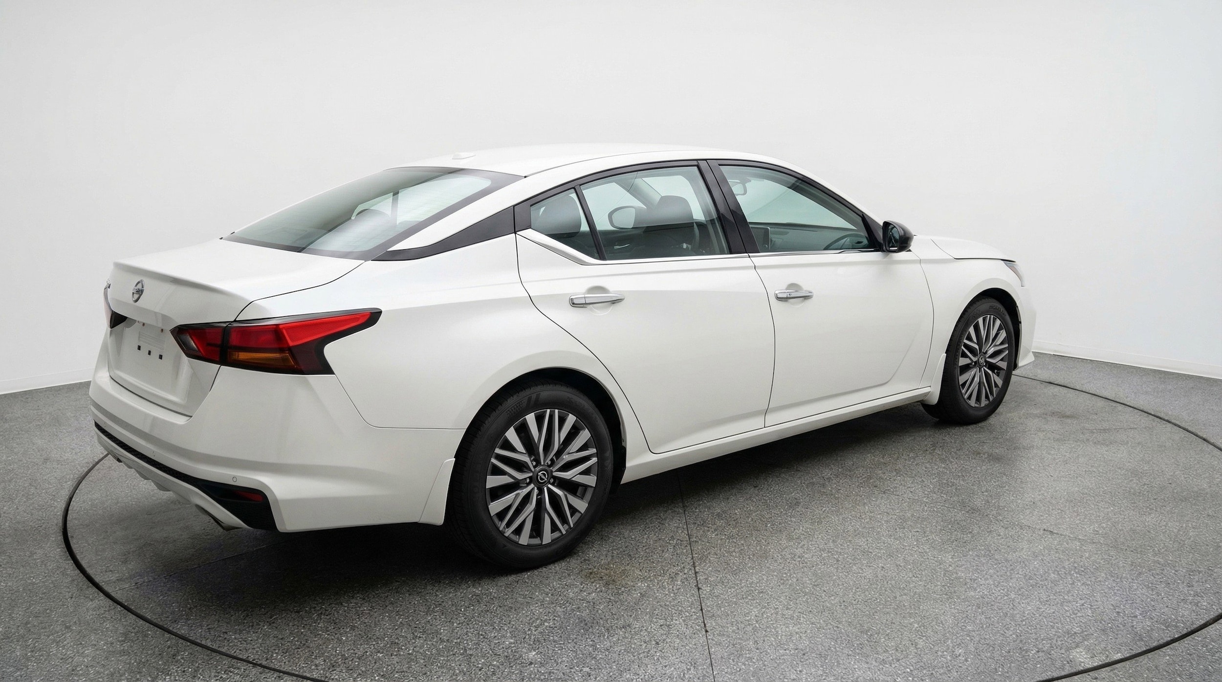 Thumbnail: 2025 Nissan Altima - 9