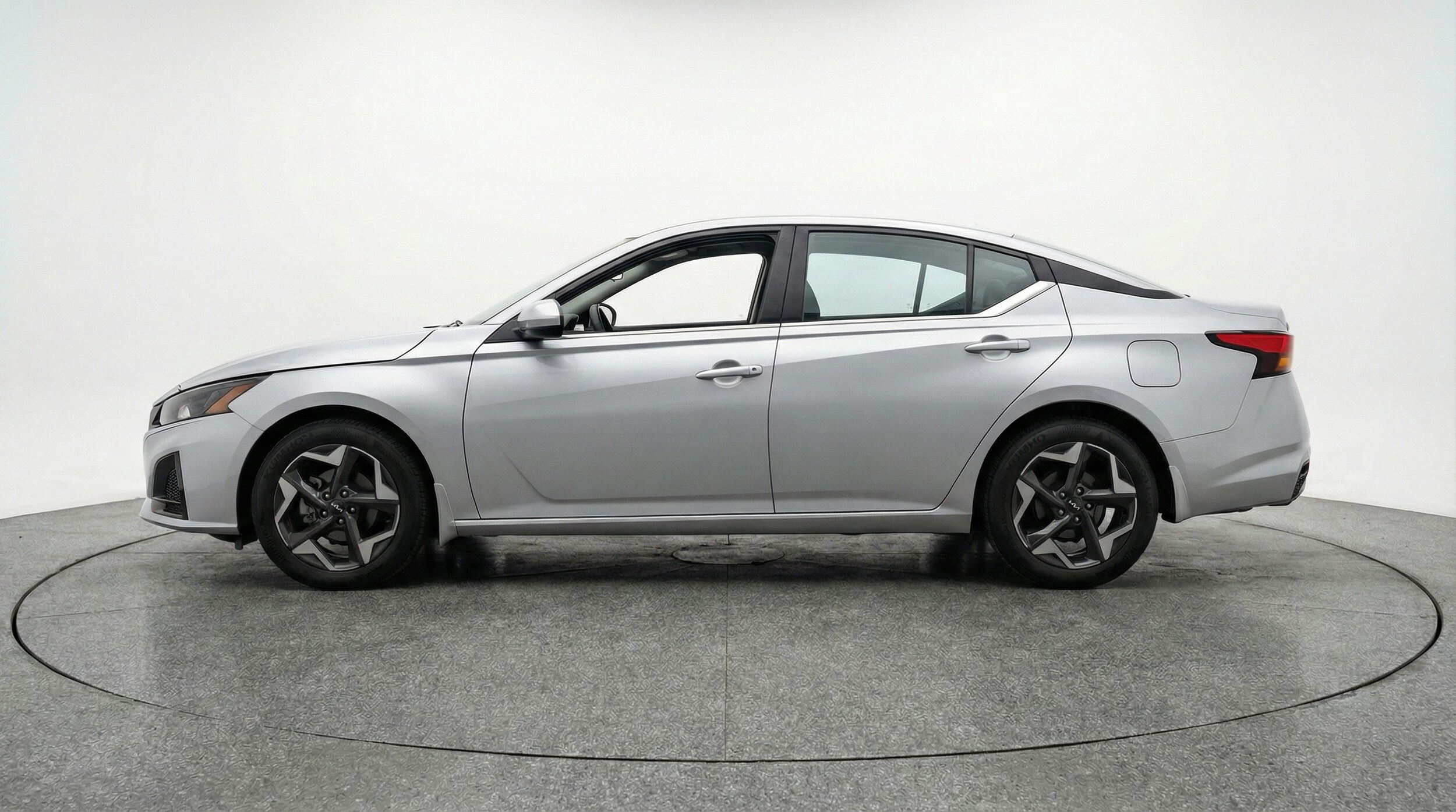 Thumbnail: 2025 Nissan Altima - 4