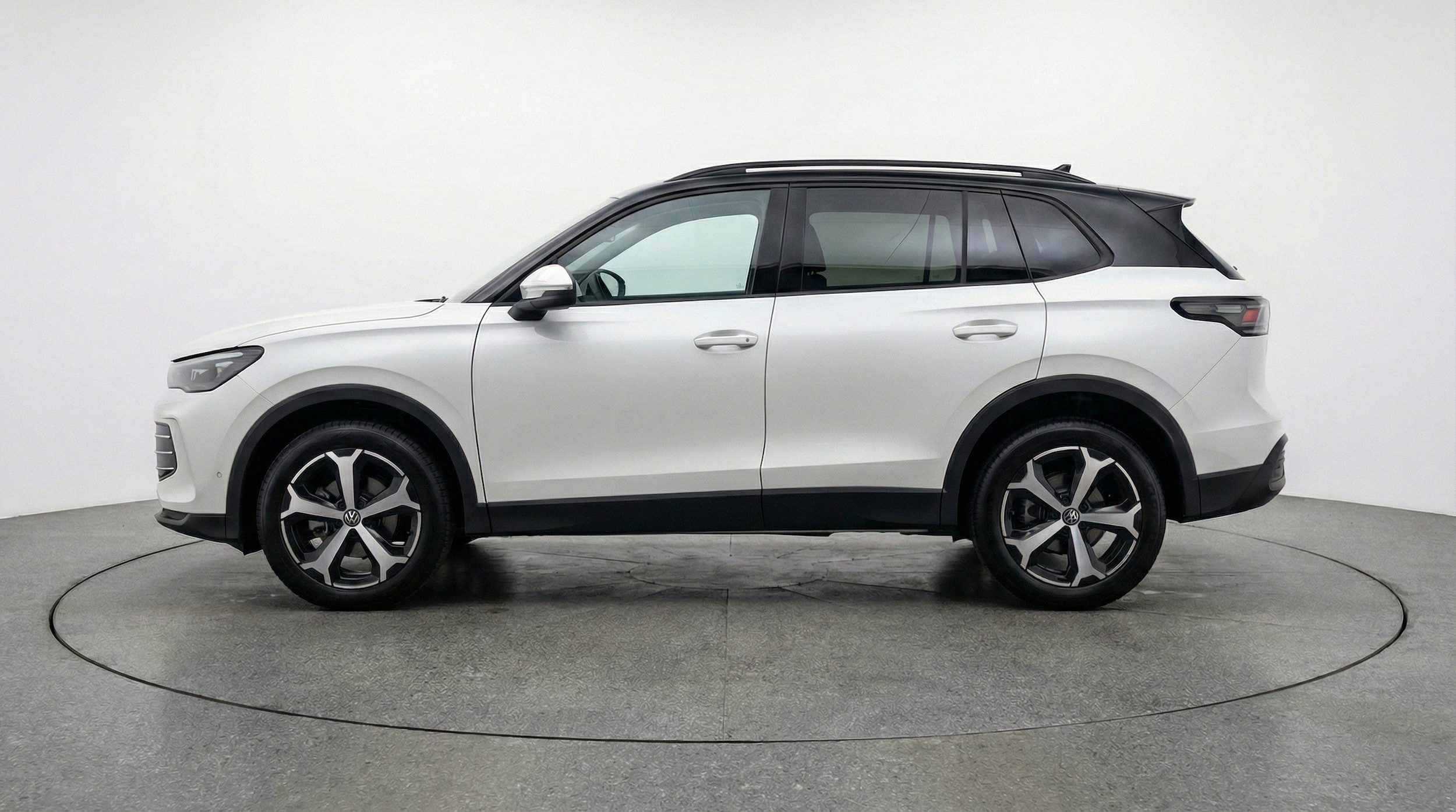 Thumbnail: 2026 Volkswagen Tiguan - 5