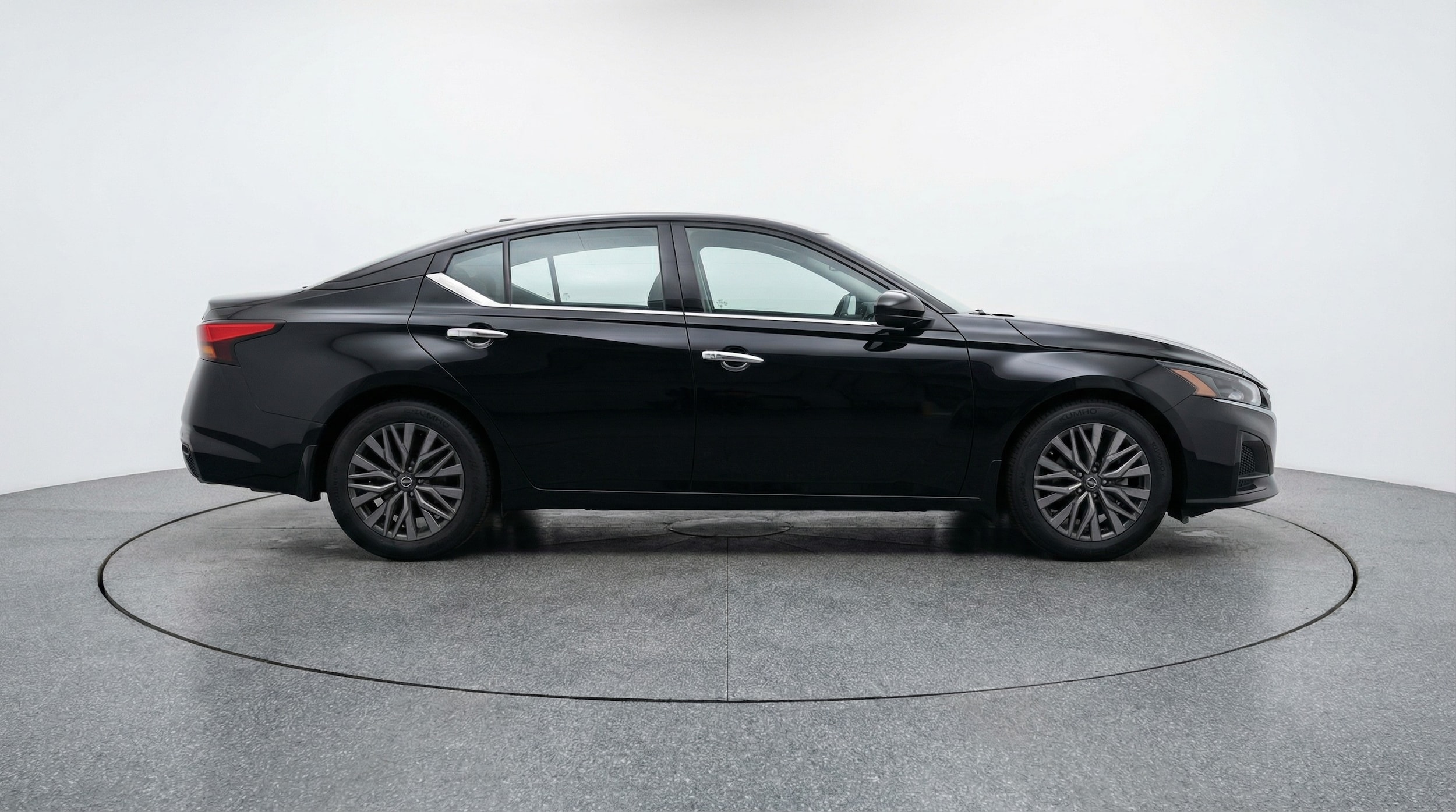 Thumbnail: 2025 Nissan Altima - 8