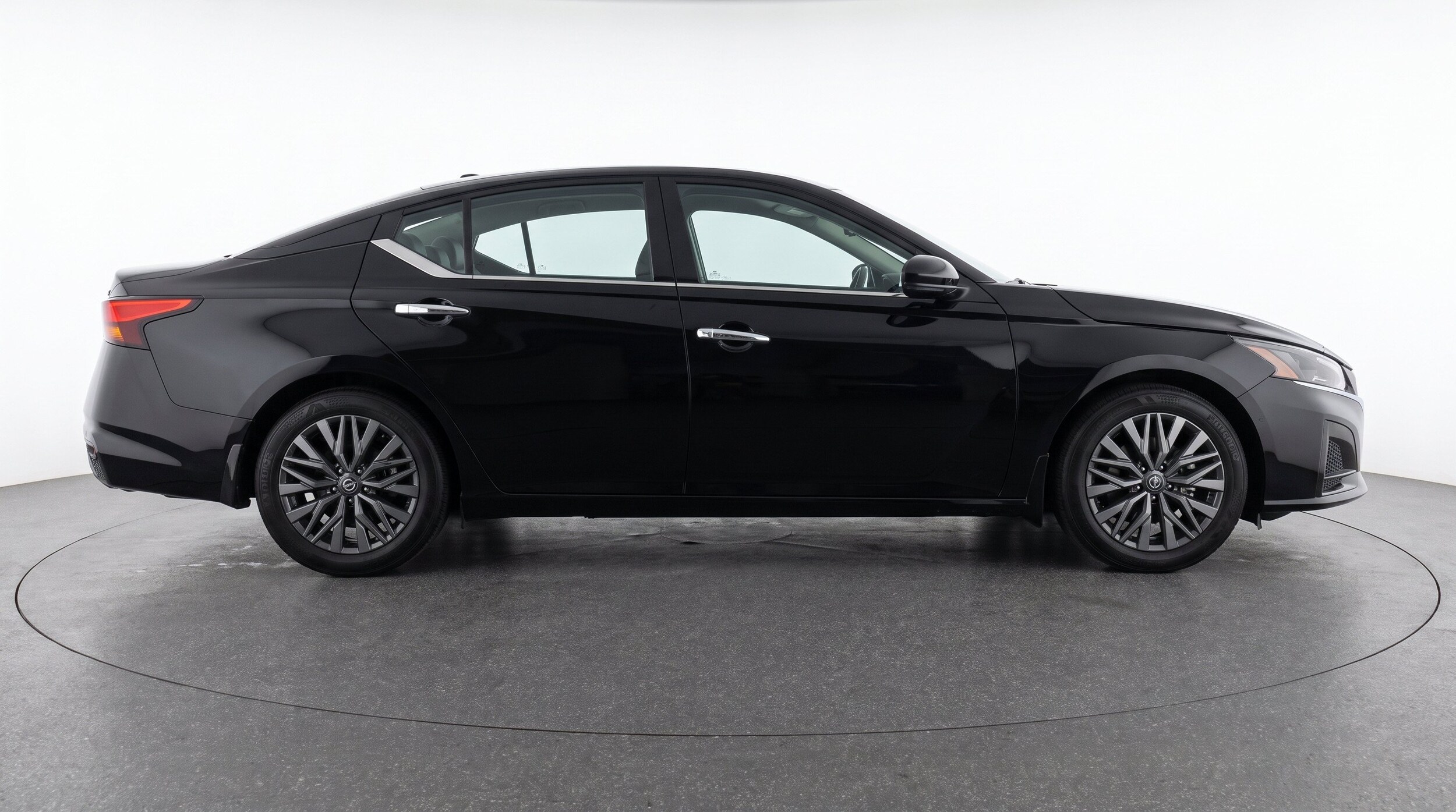 Thumbnail: 2025 Nissan Altima - 10