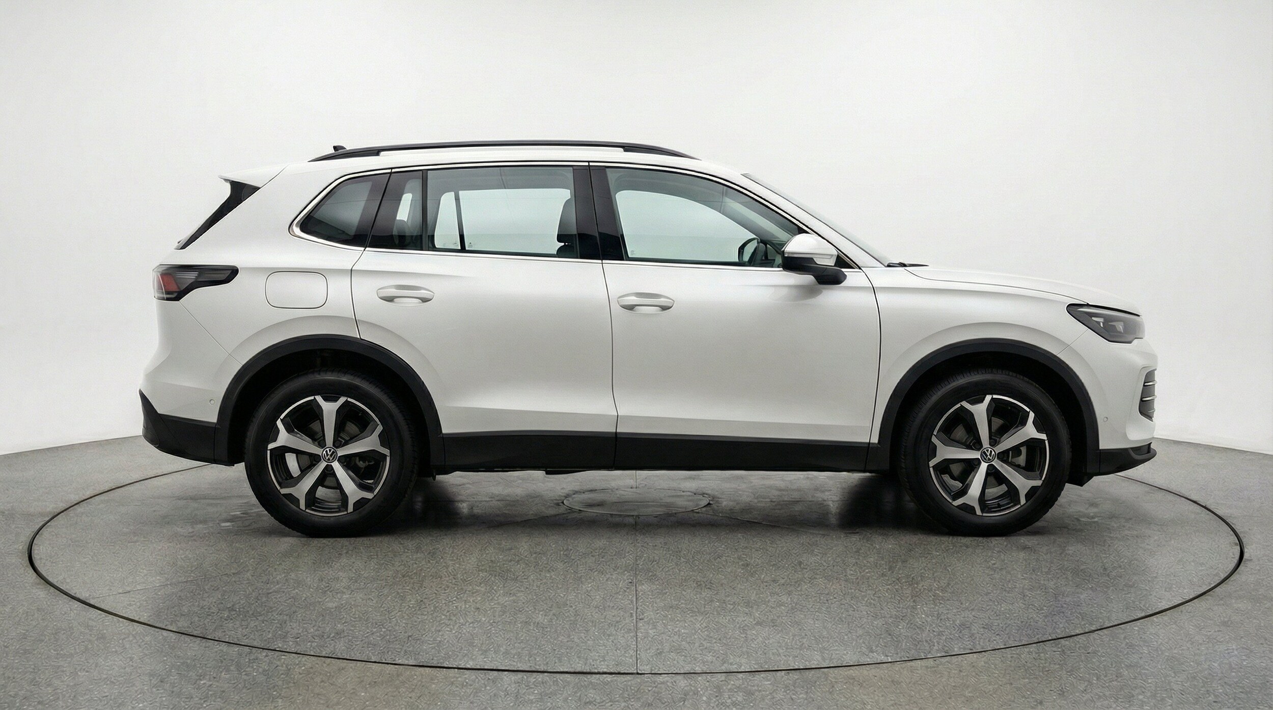 Thumbnail: 2026 Volkswagen Tiguan - 11
