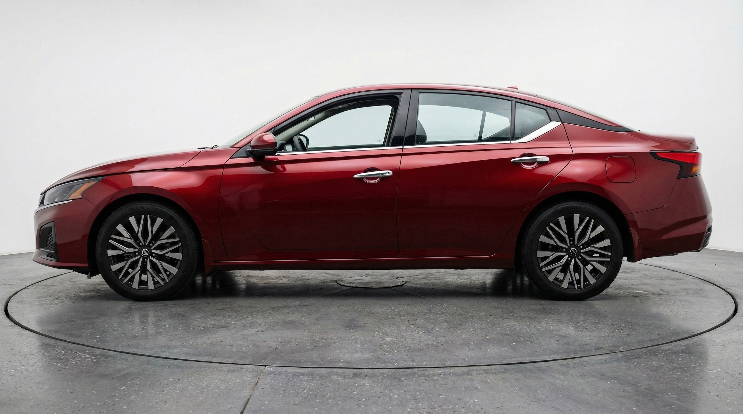 Thumbnail: 2025 Nissan Altima - 4