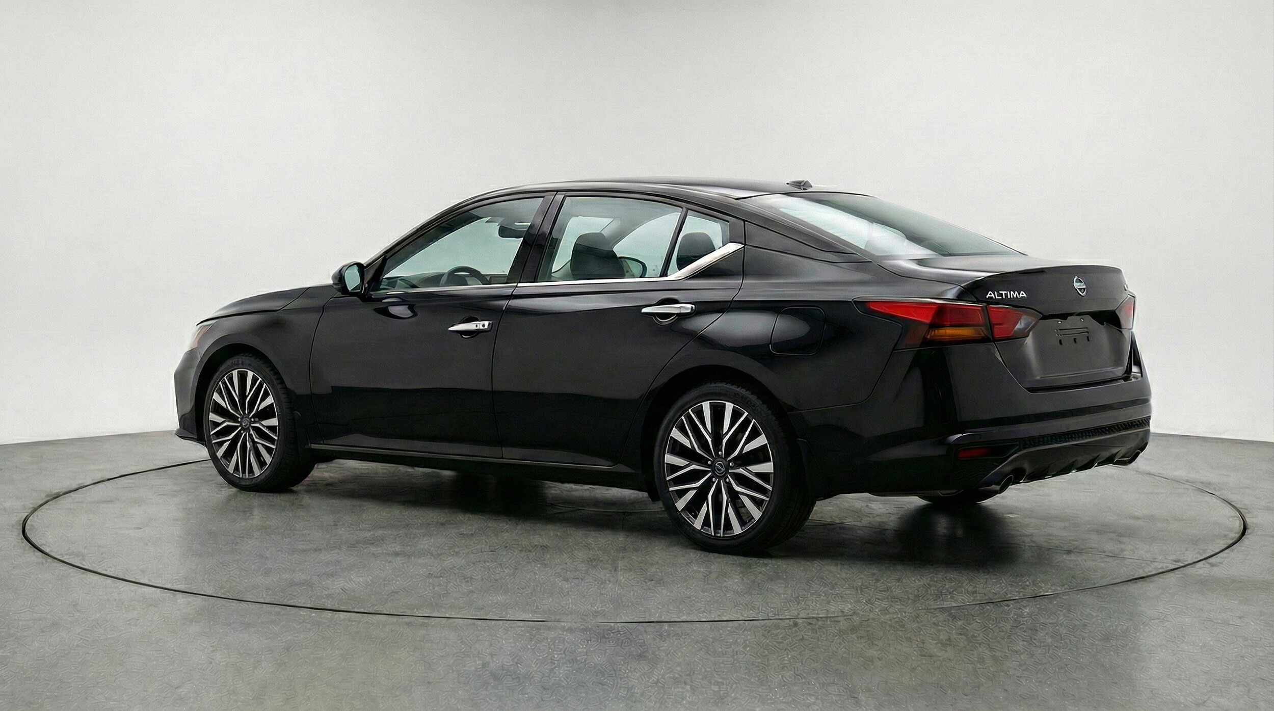 Thumbnail: 2025 Nissan Altima - 6