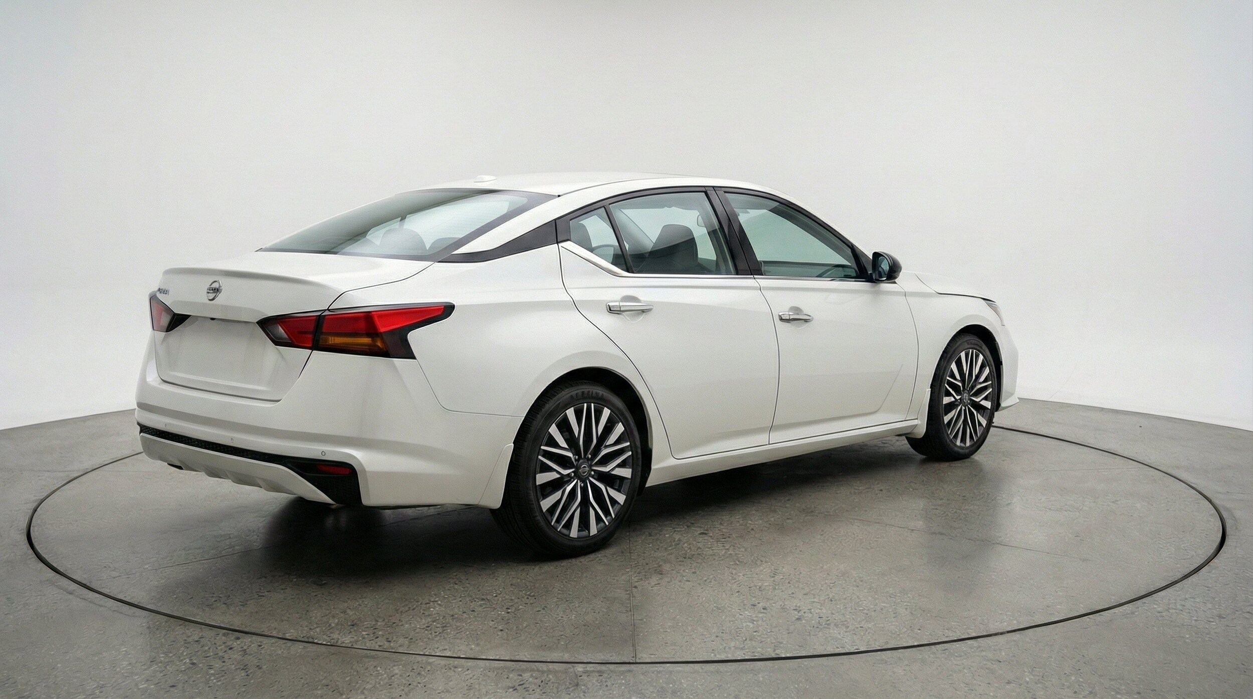 Thumbnail: 2025 Nissan Altima - 9