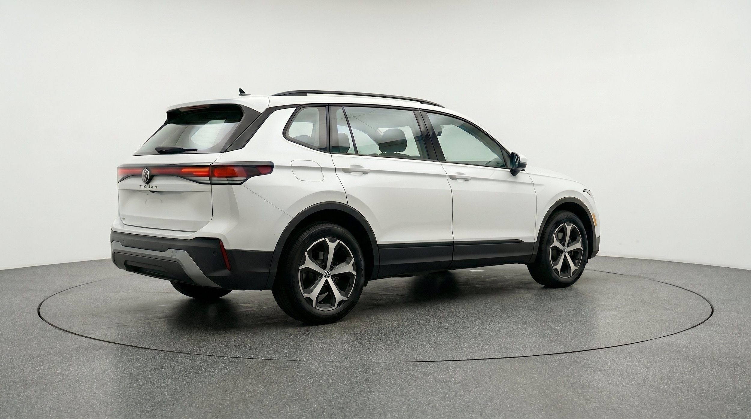 Thumbnail: 2026 Volkswagen Tiguan - 9