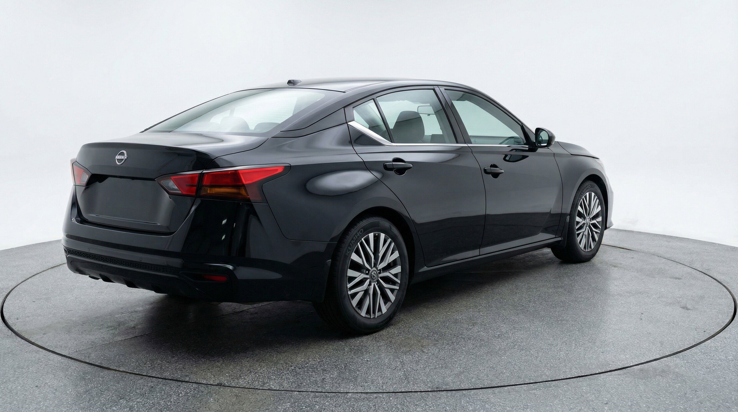 Thumbnail: 2025 Nissan Altima - 9