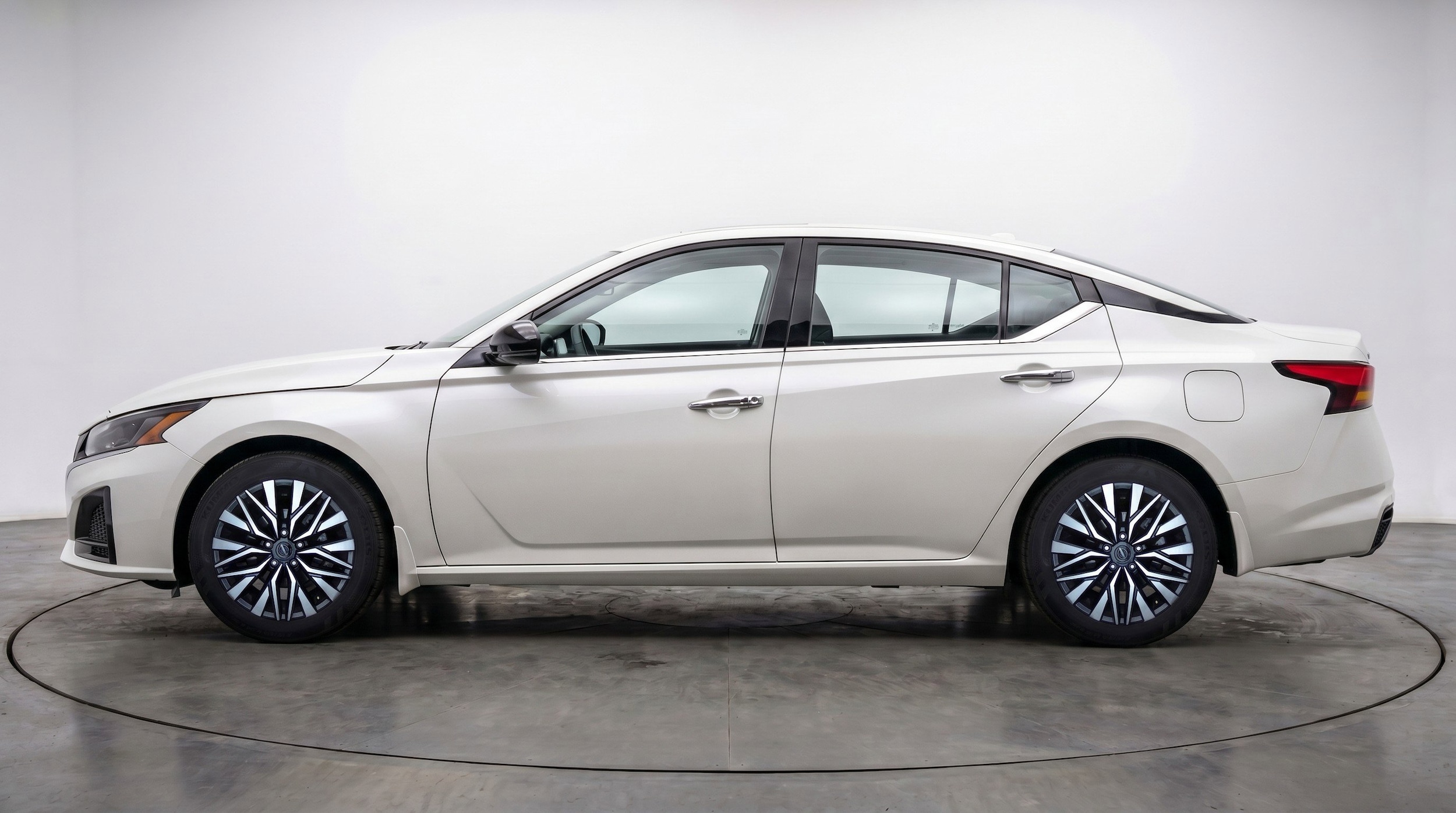 Thumbnail: 2025 Nissan Altima - 5