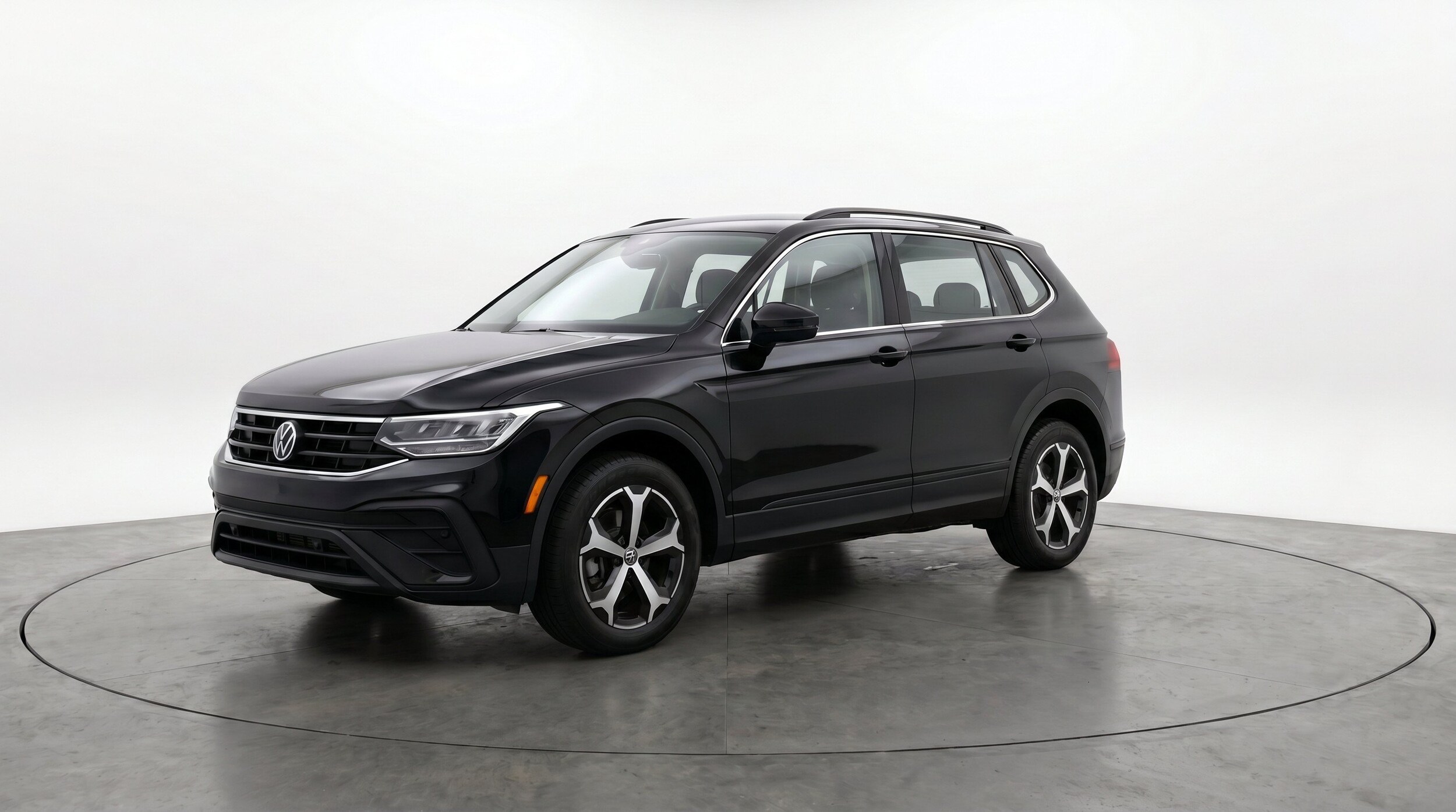 Thumbnail: 2026 Volkswagen Tiguan - 3