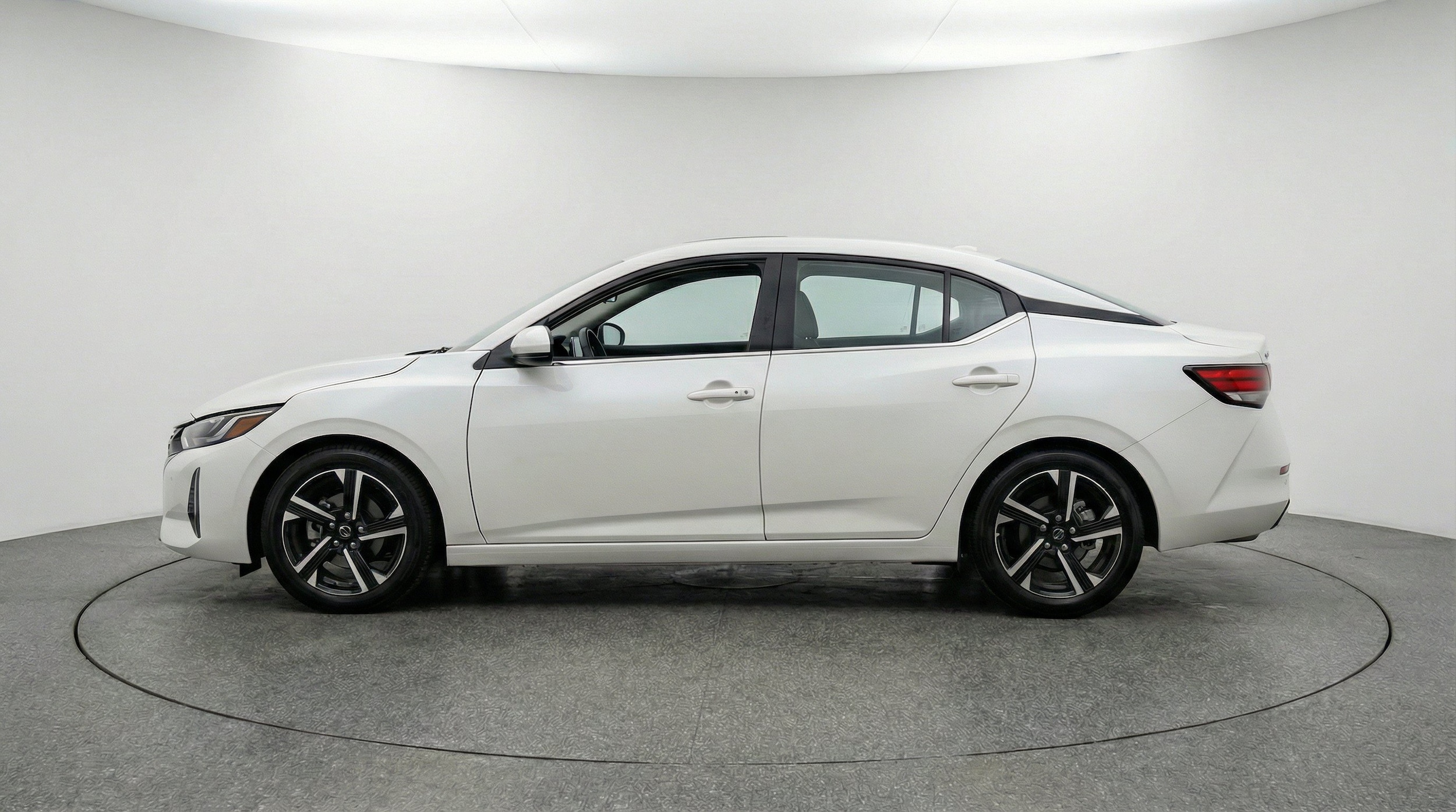 Thumbnail: 2025 Nissan Sentra - 5