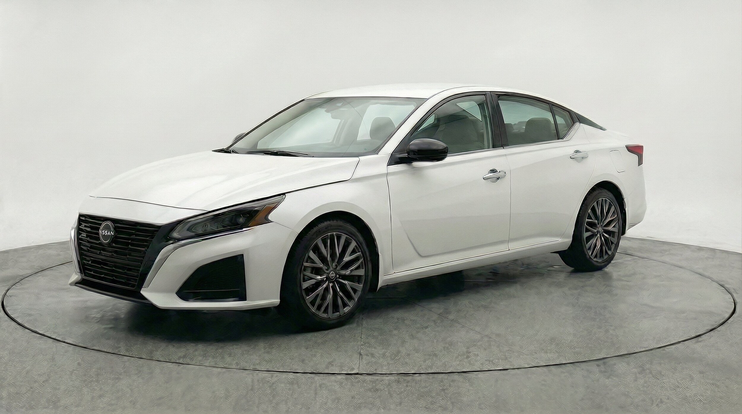 Thumbnail: 2025 Nissan Altima - 3