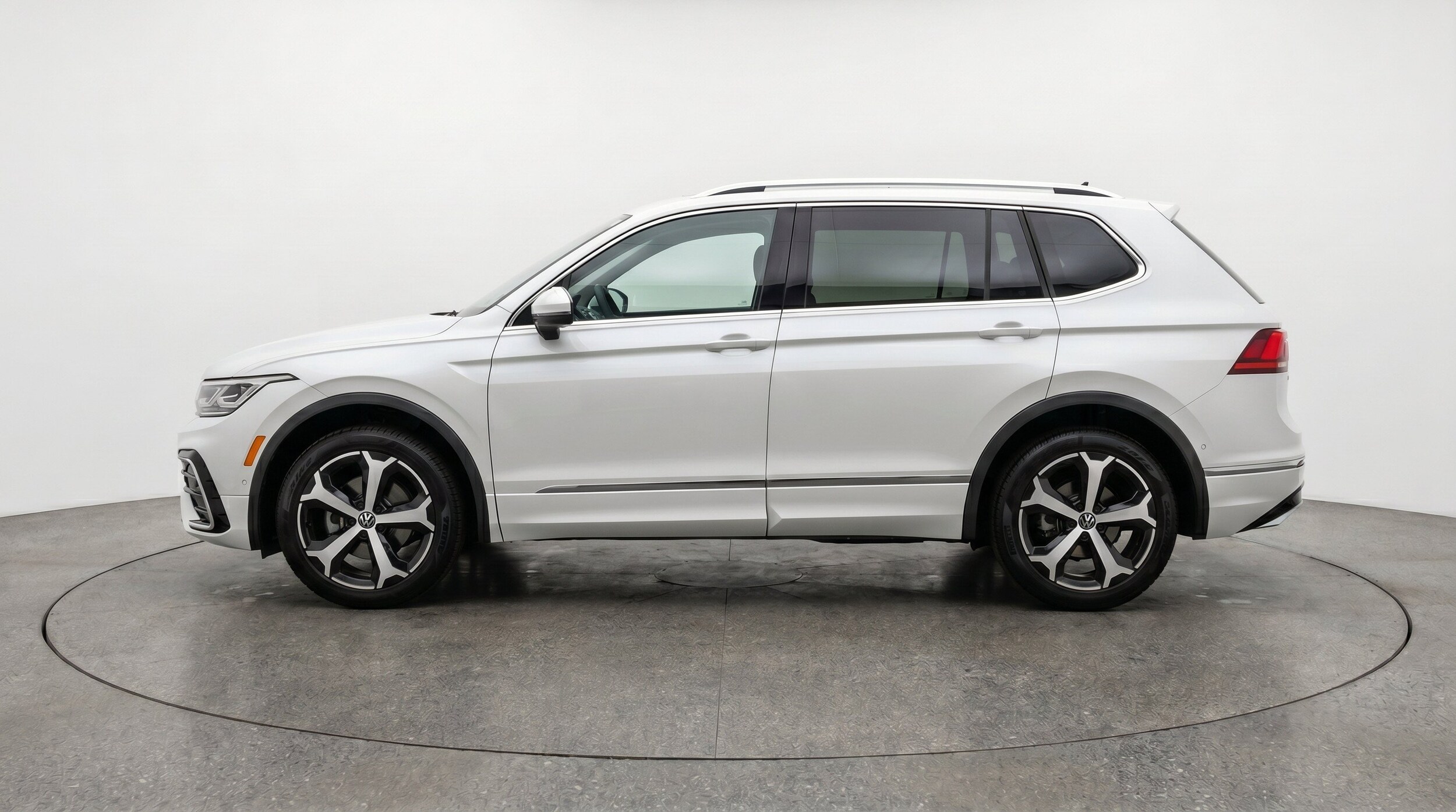 Thumbnail: 2026 Volkswagen Tiguan - 5
