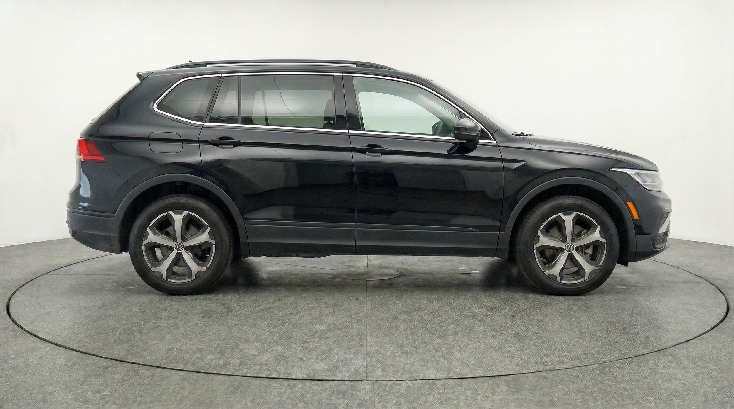 Thumbnail: 2026 Volkswagen Tiguan - 11