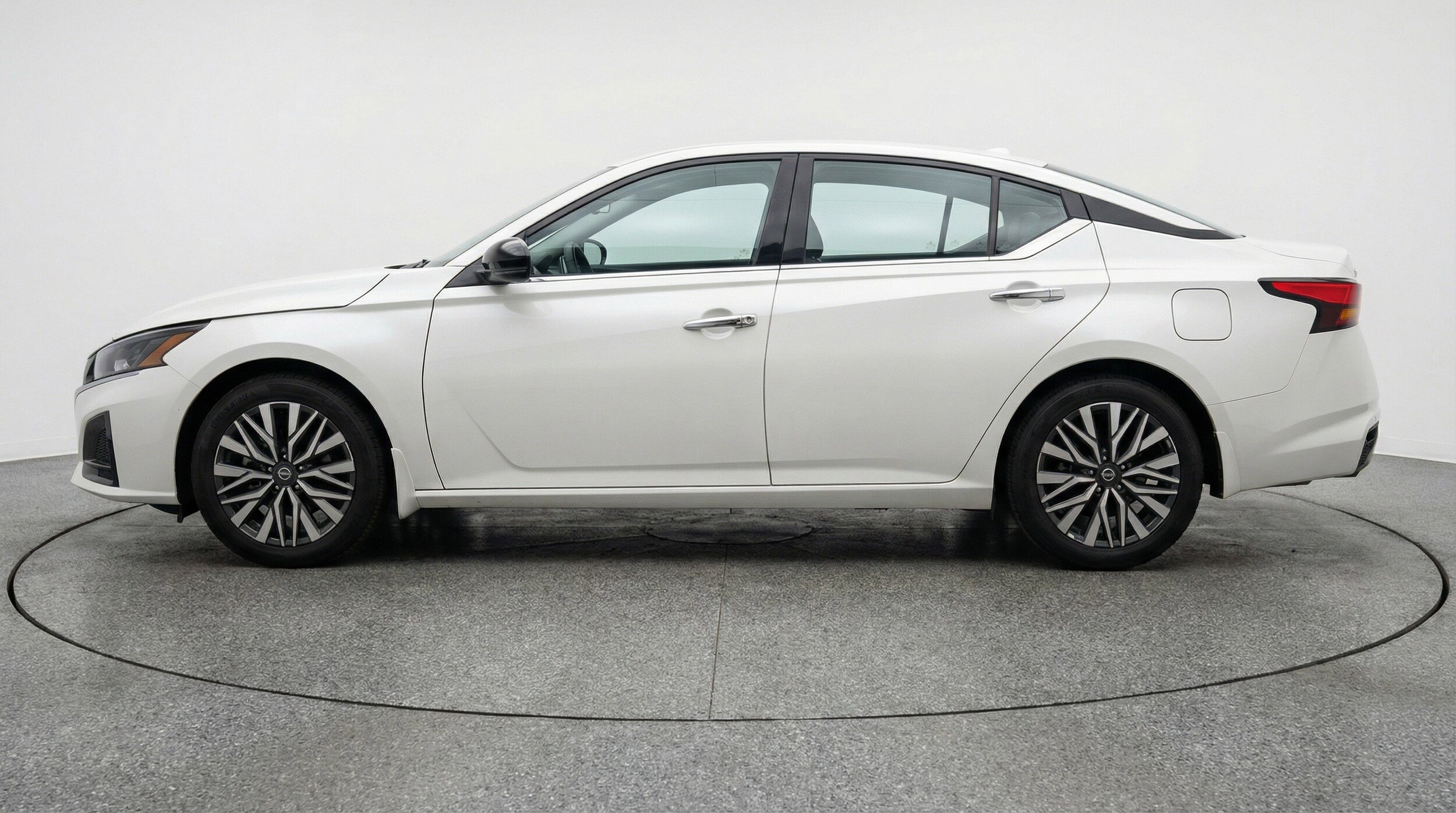 Thumbnail: 2025 Nissan Altima - 5