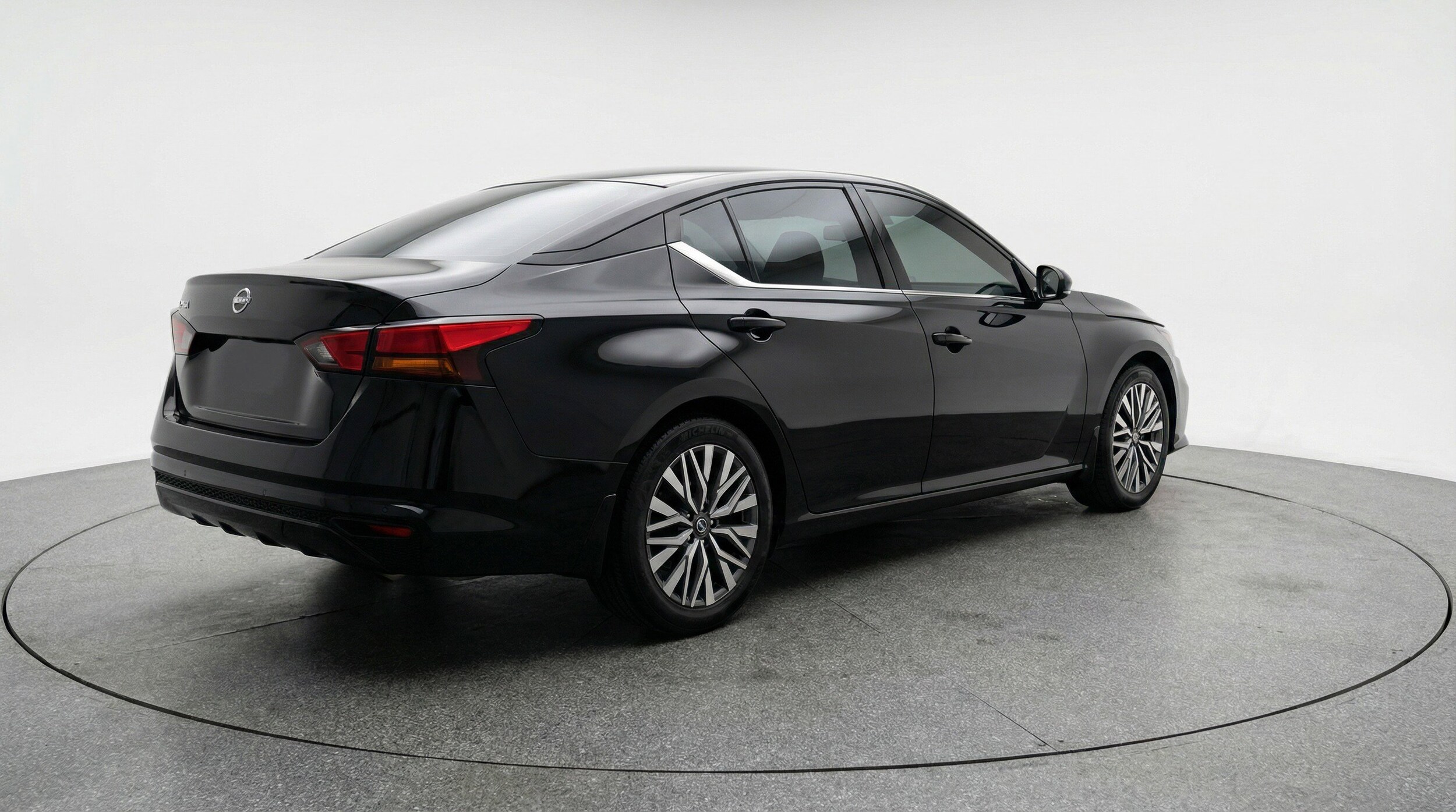 Thumbnail: 2025 Nissan Altima - 9