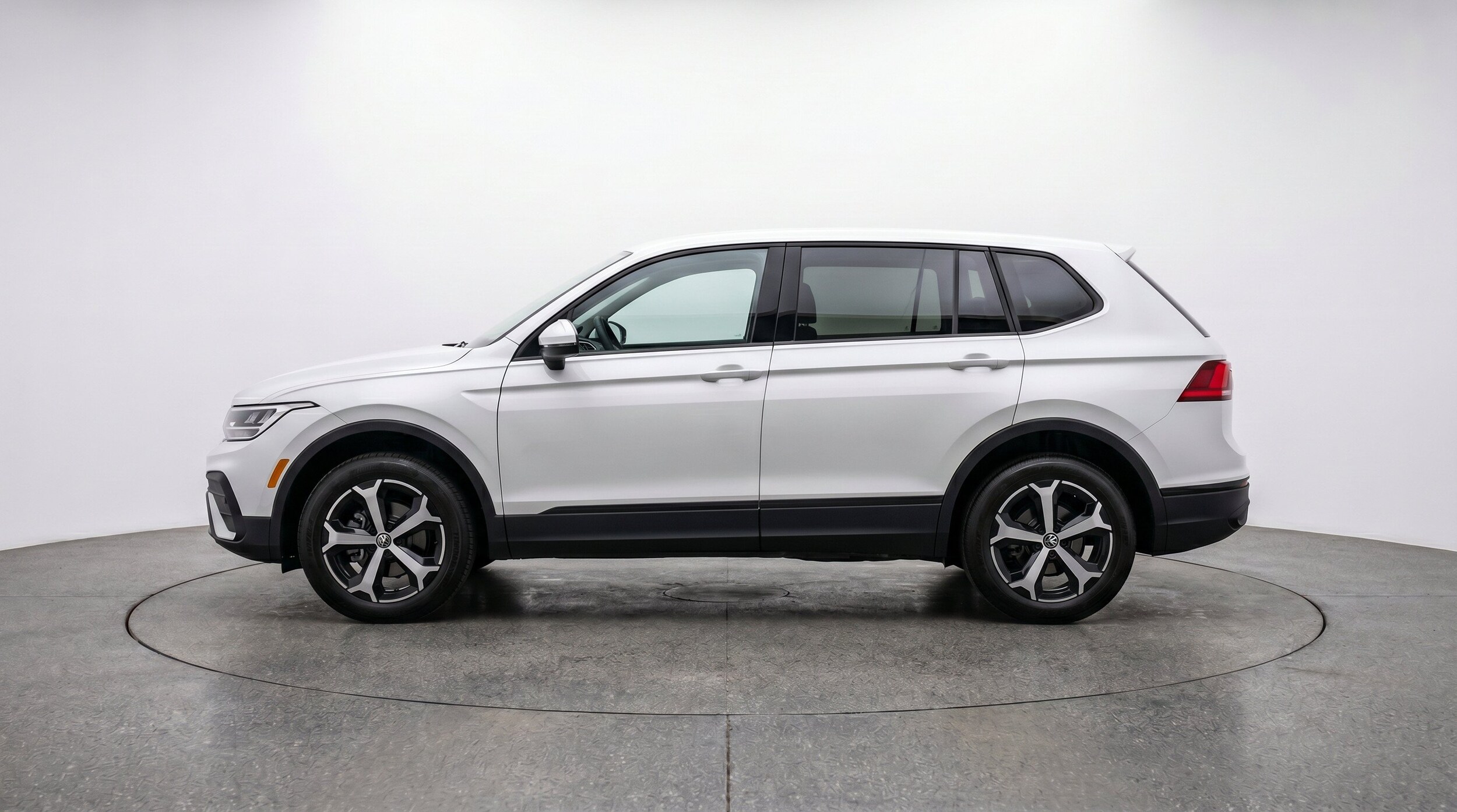Thumbnail: 2026 Volkswagen Tiguan - 5
