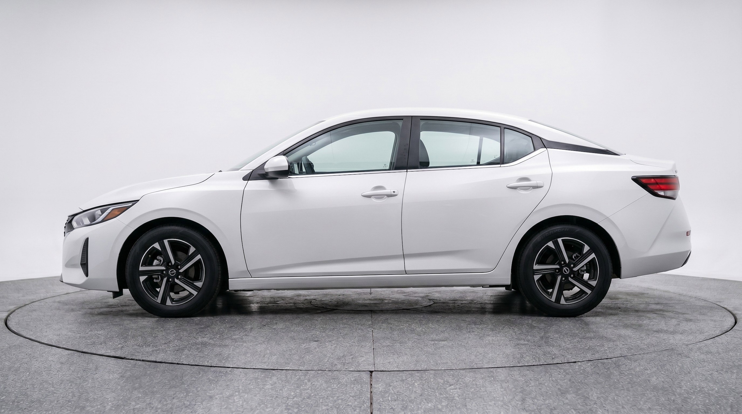 Thumbnail: 2025 Nissan Sentra - 5