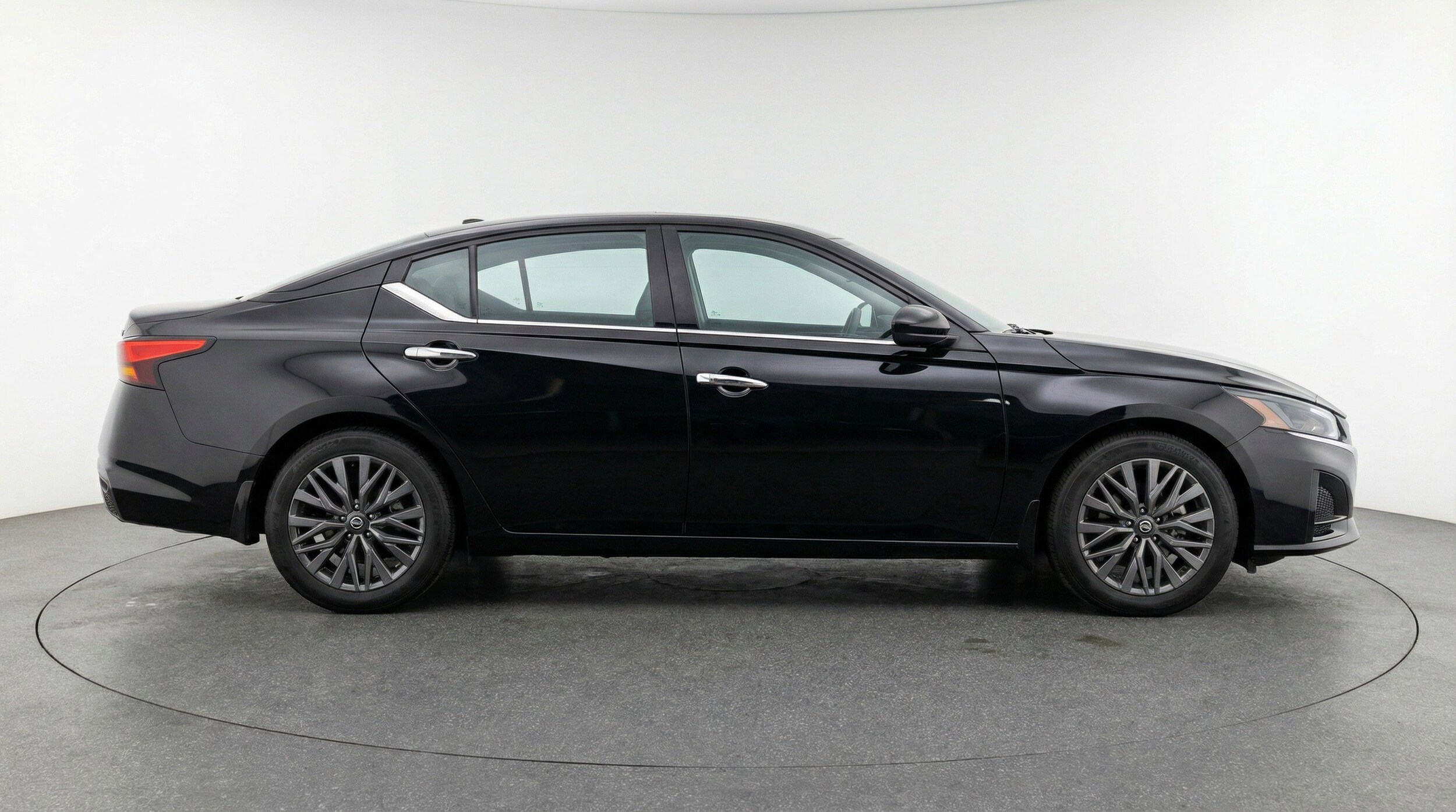 Thumbnail: 2025 Nissan Altima - 11