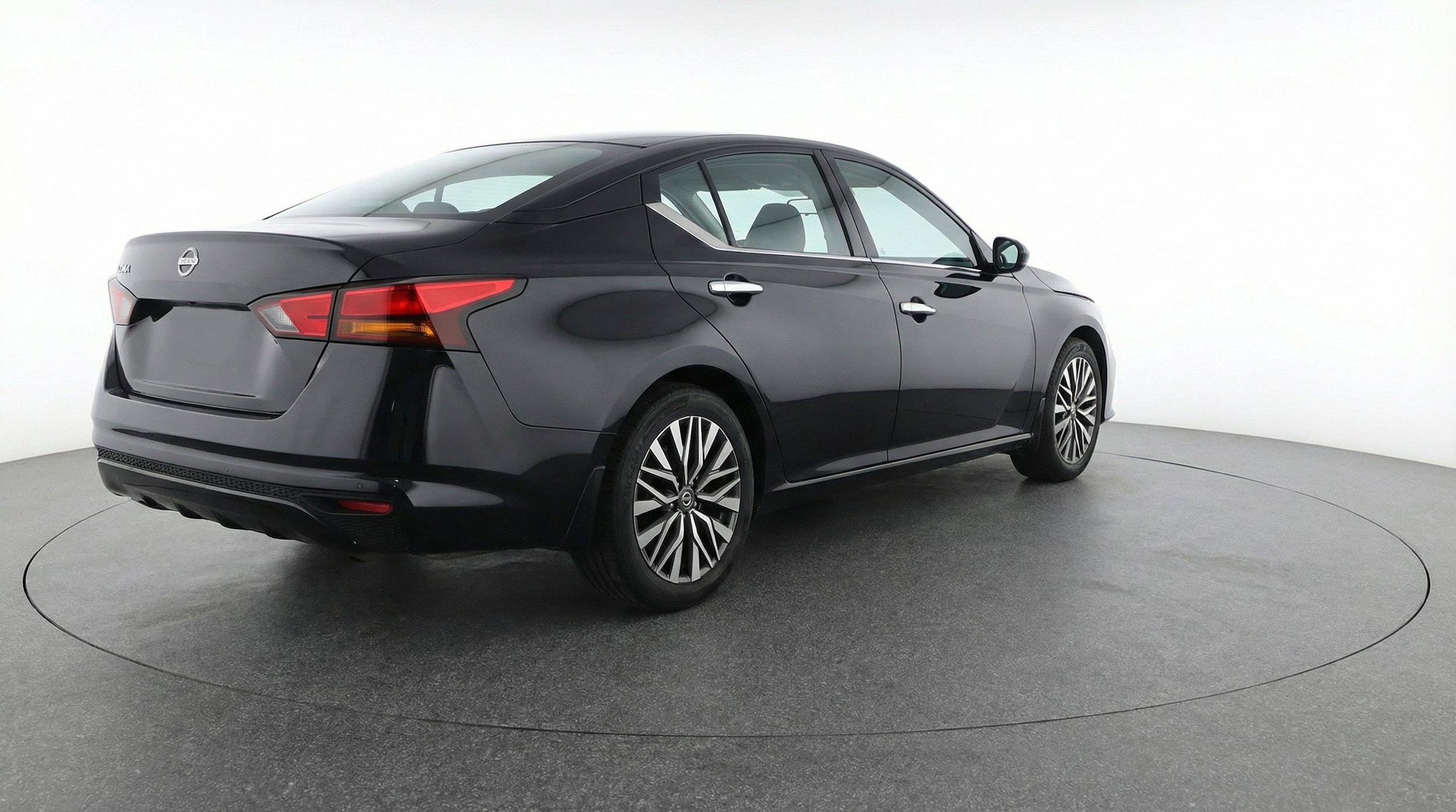 Thumbnail: 2025 Nissan Altima - 9